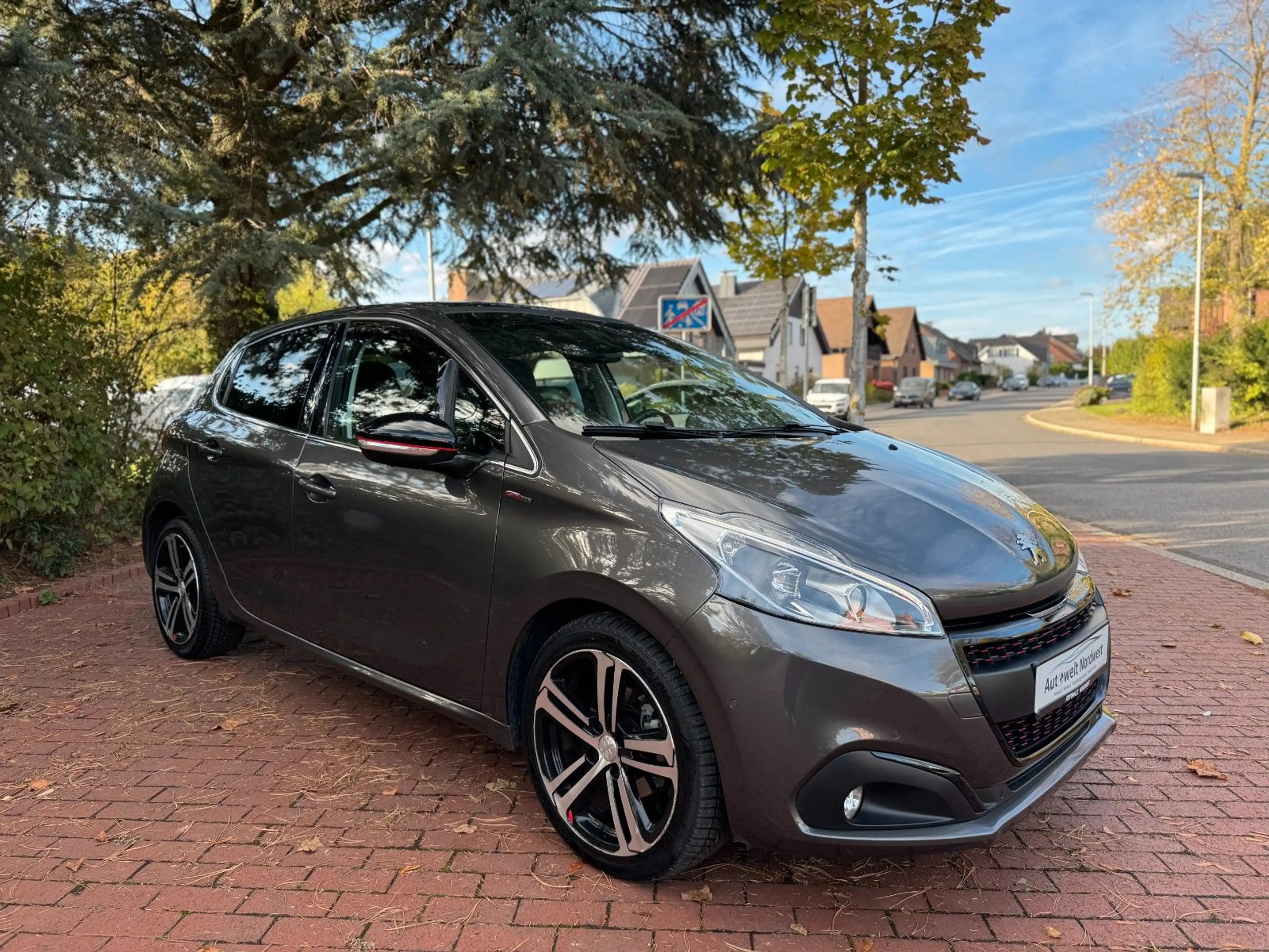 Peugeot 208 Allure|LED|Navi|Touch|Cam|Apple/Android! — photo 10
