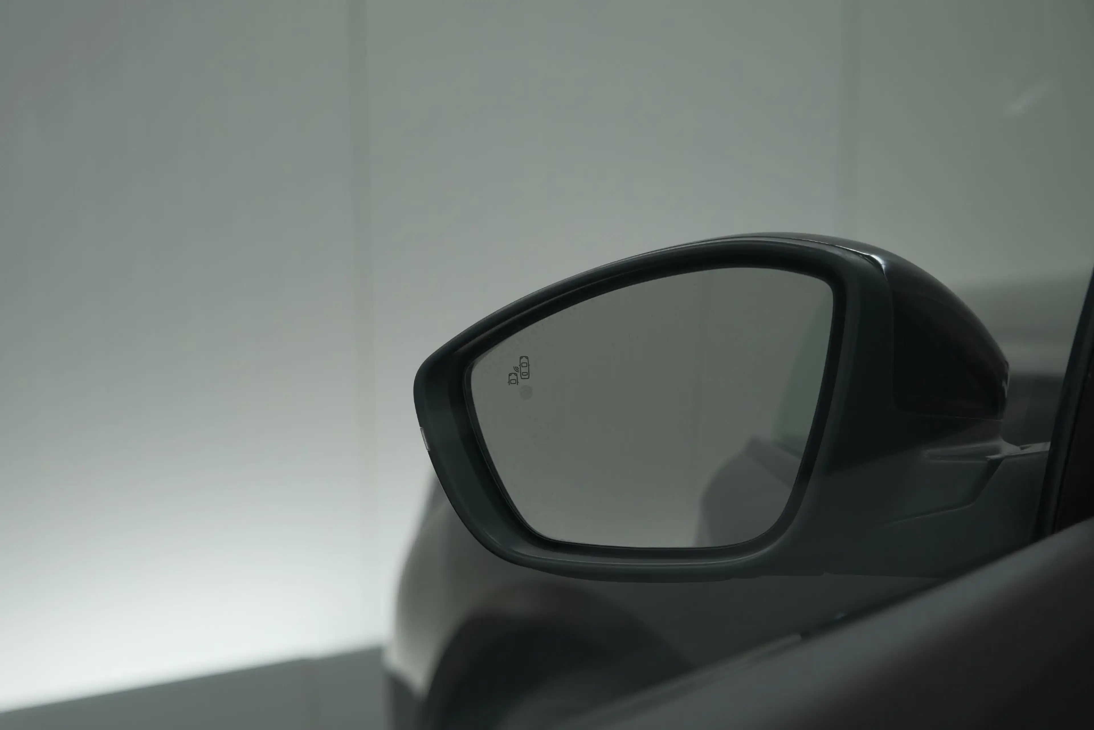 Peugeot 508 SW 1.6 HYbrid Allure — photo 14