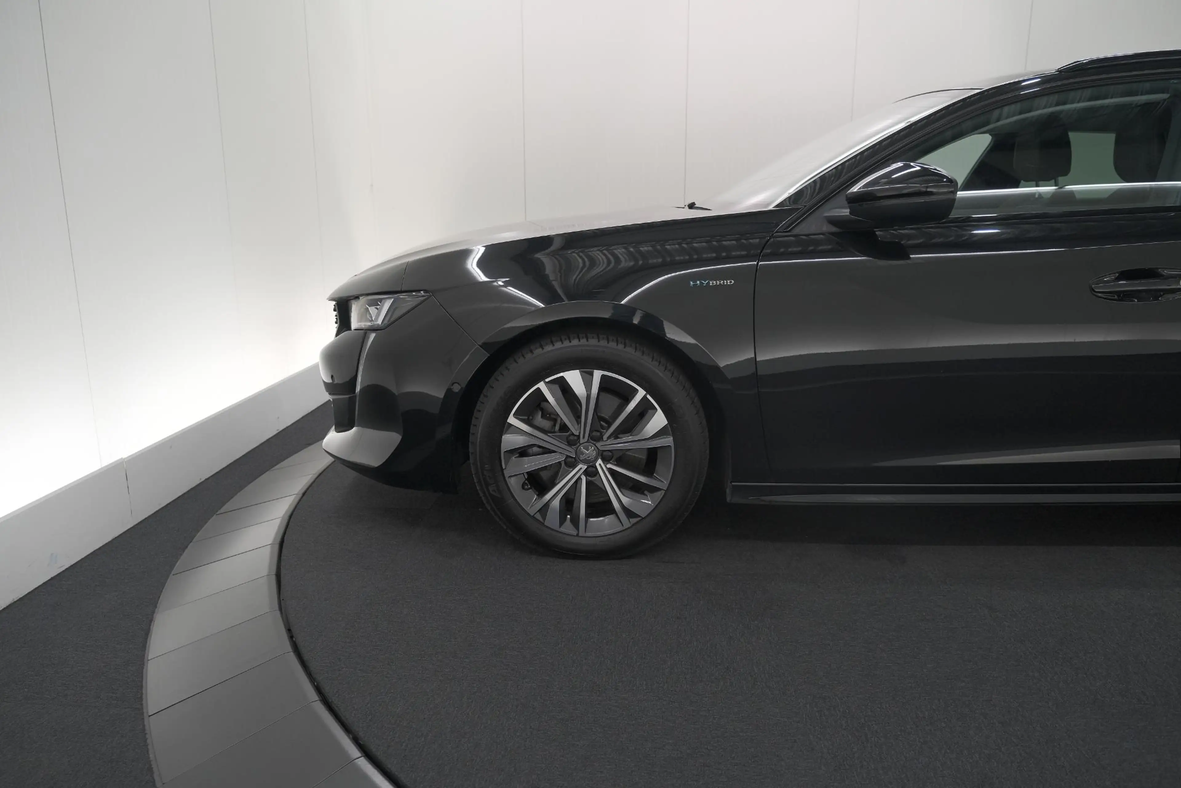 Peugeot 508 SW 1.6 HYbrid Allure — photo 13