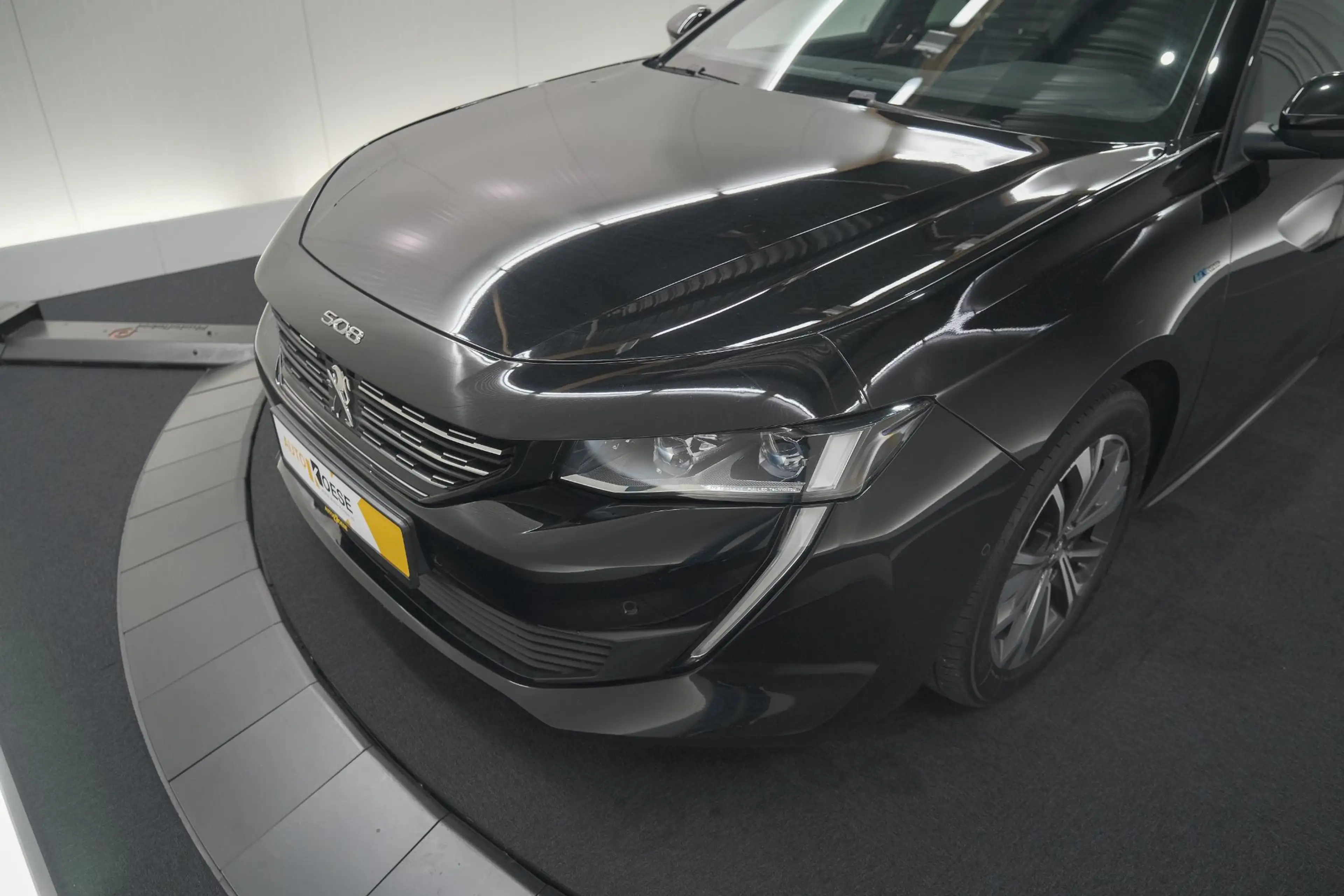Peugeot 508 SW 1.6 HYbrid Allure — photo 11