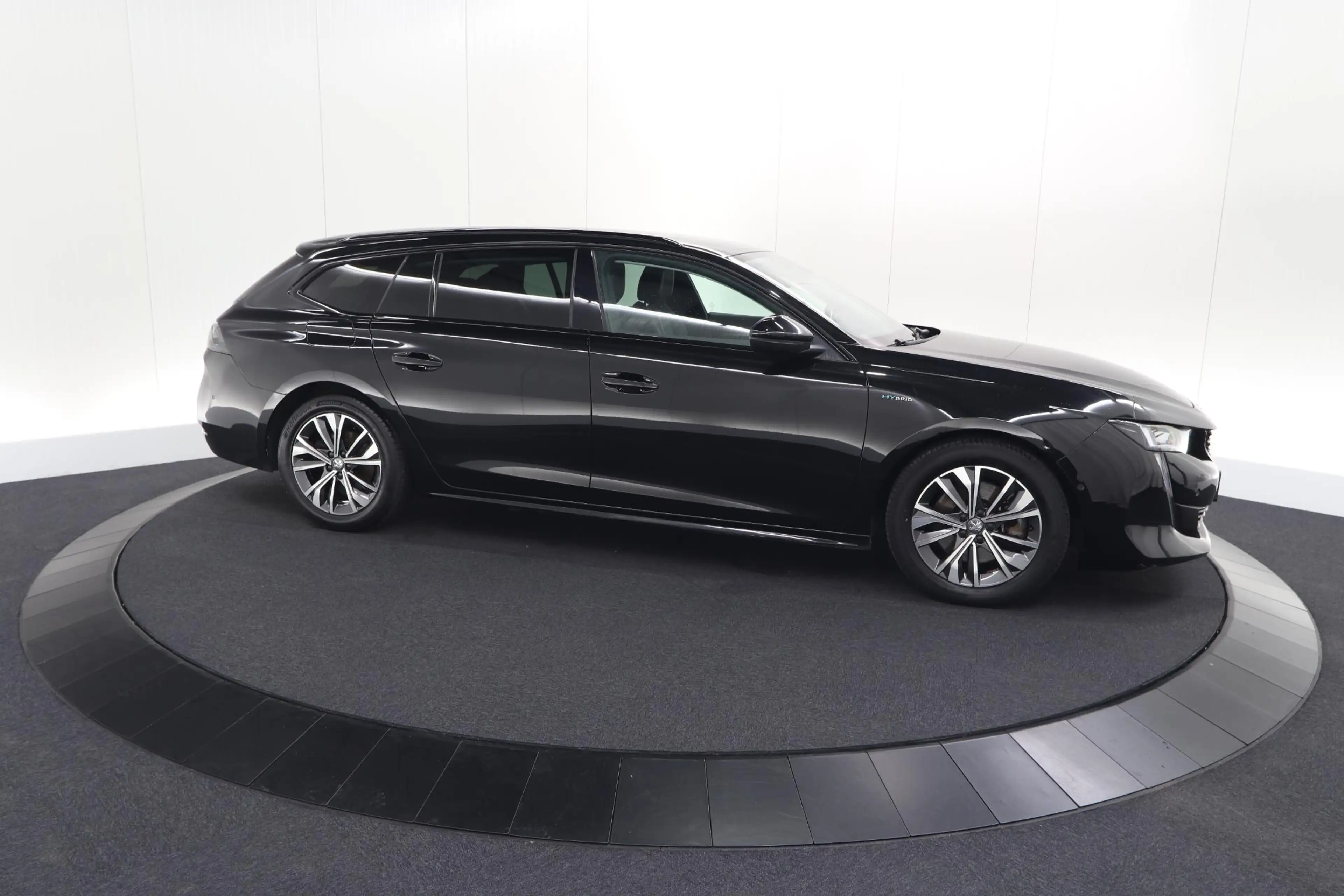 Peugeot 508 SW 1.6 HYbrid Allure — photo 5