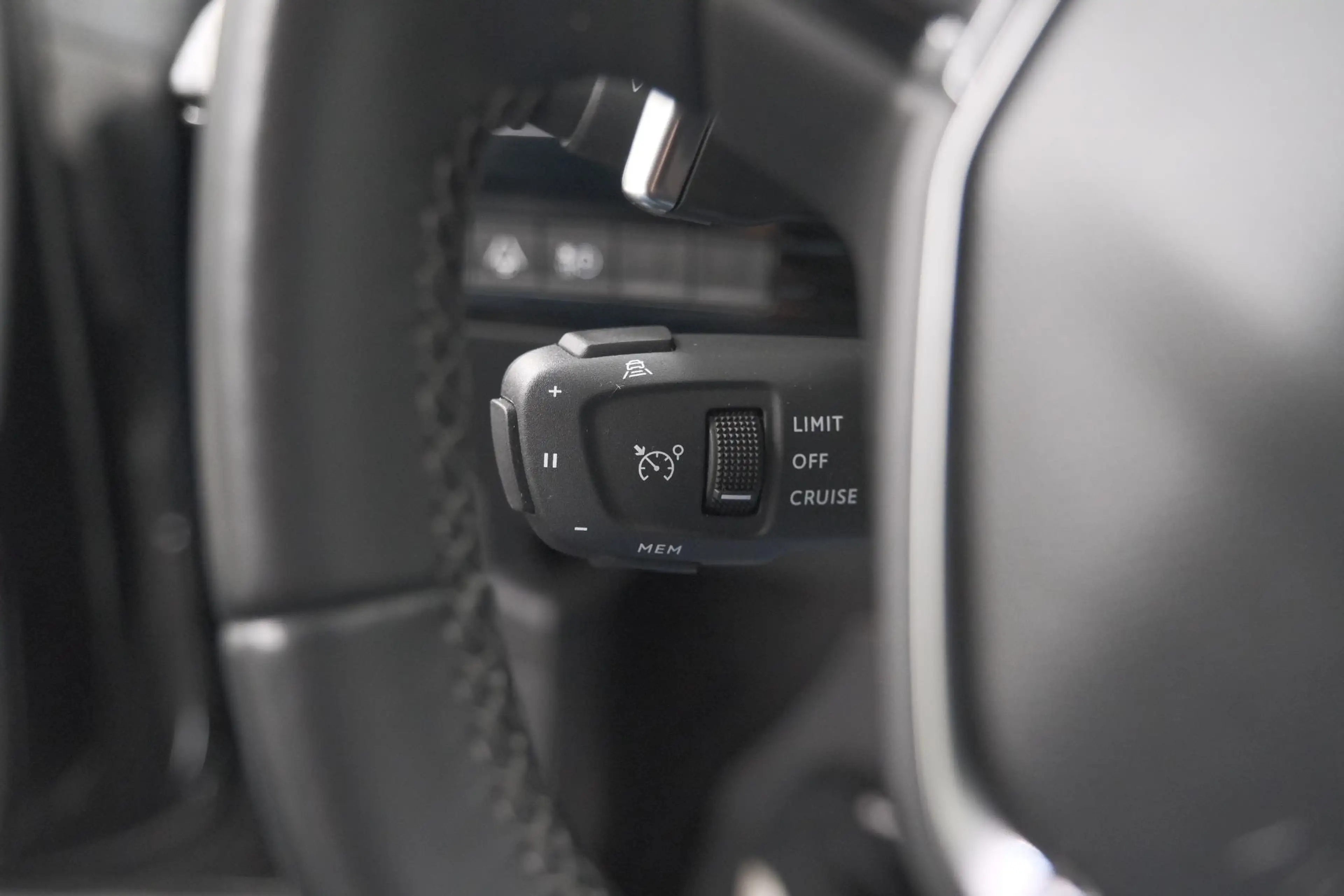 Peugeot 508 SW 1.6 HYbrid Allure — photo 3