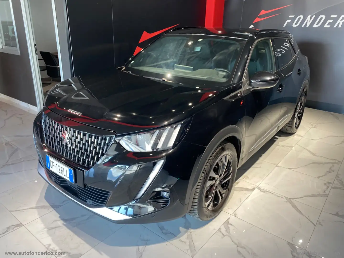 Peugeot 2008 BlueHDi 110 S&S GT Zwart - 2