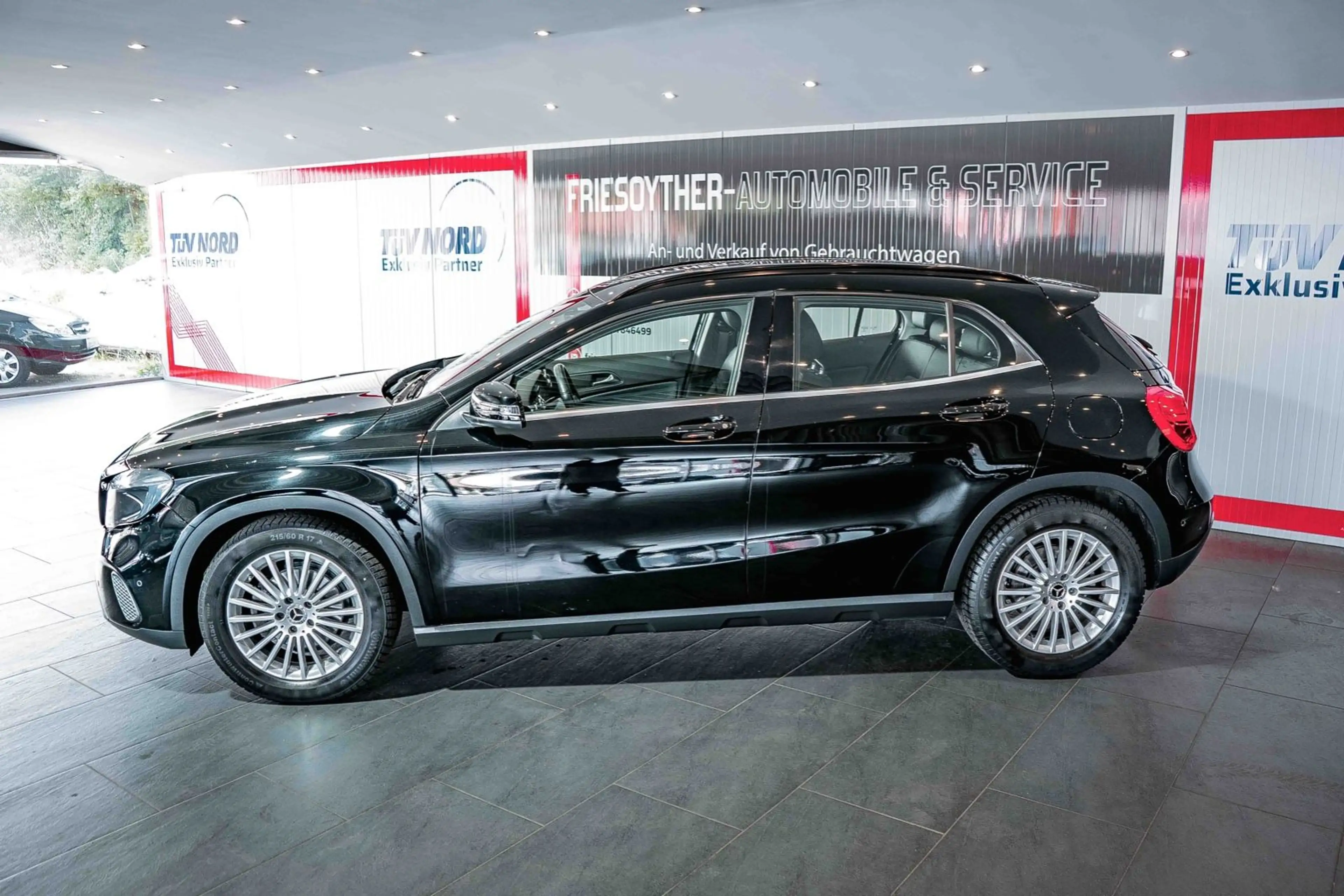 Mercedes-Benz GLA 180 Style Automatik Navi Tempomat Sitzhzg. — photo 7