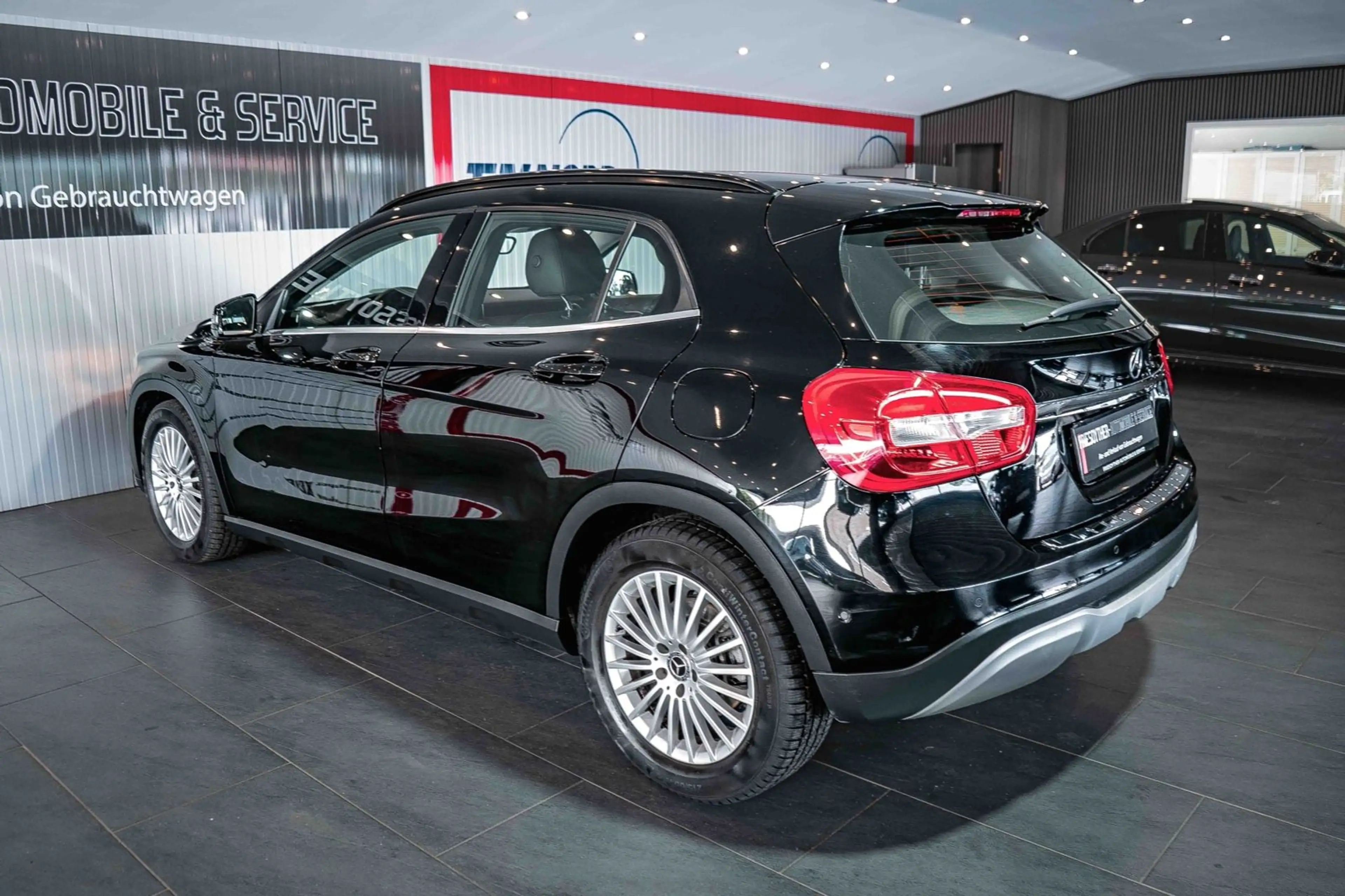 Mercedes-Benz GLA 180 Style Automatik Navi Tempomat Sitzhzg. — photo 8