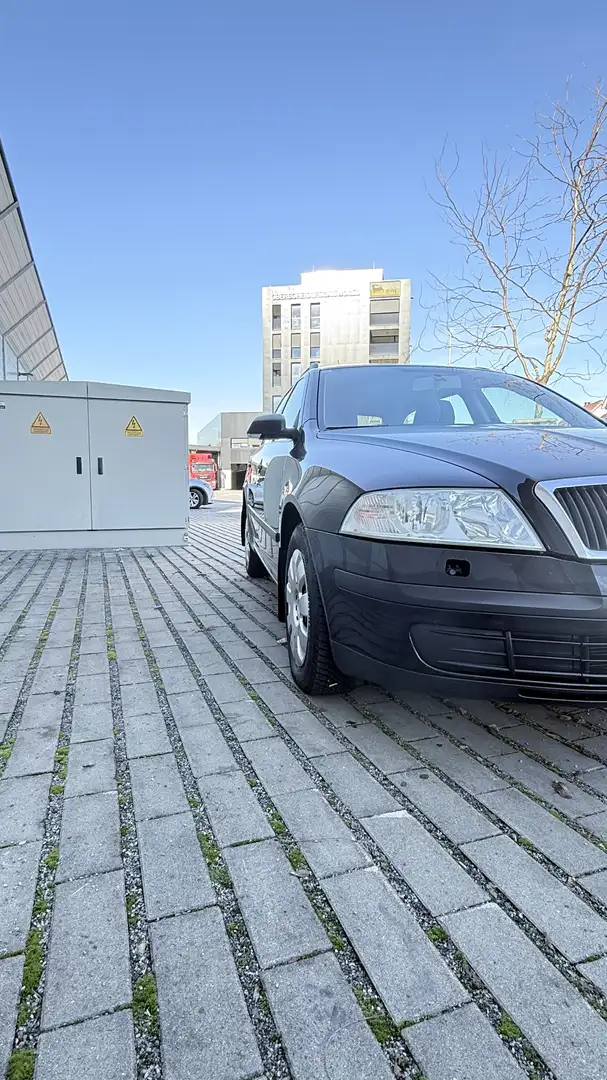 Skoda Octavia Combi 1,9 TDI Mit Neue Pickel Schwarz - 1