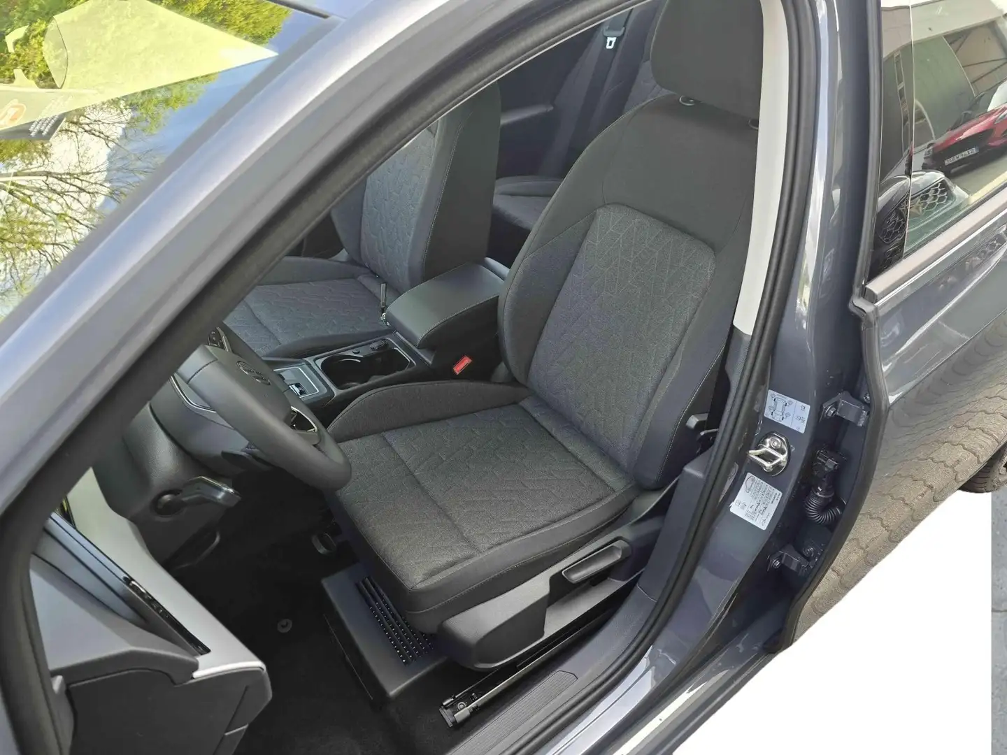 Volkswagen Golf Variant 1.5 eTSI*KAMERA*LED*SITZHEIZUNG* Grau - 2