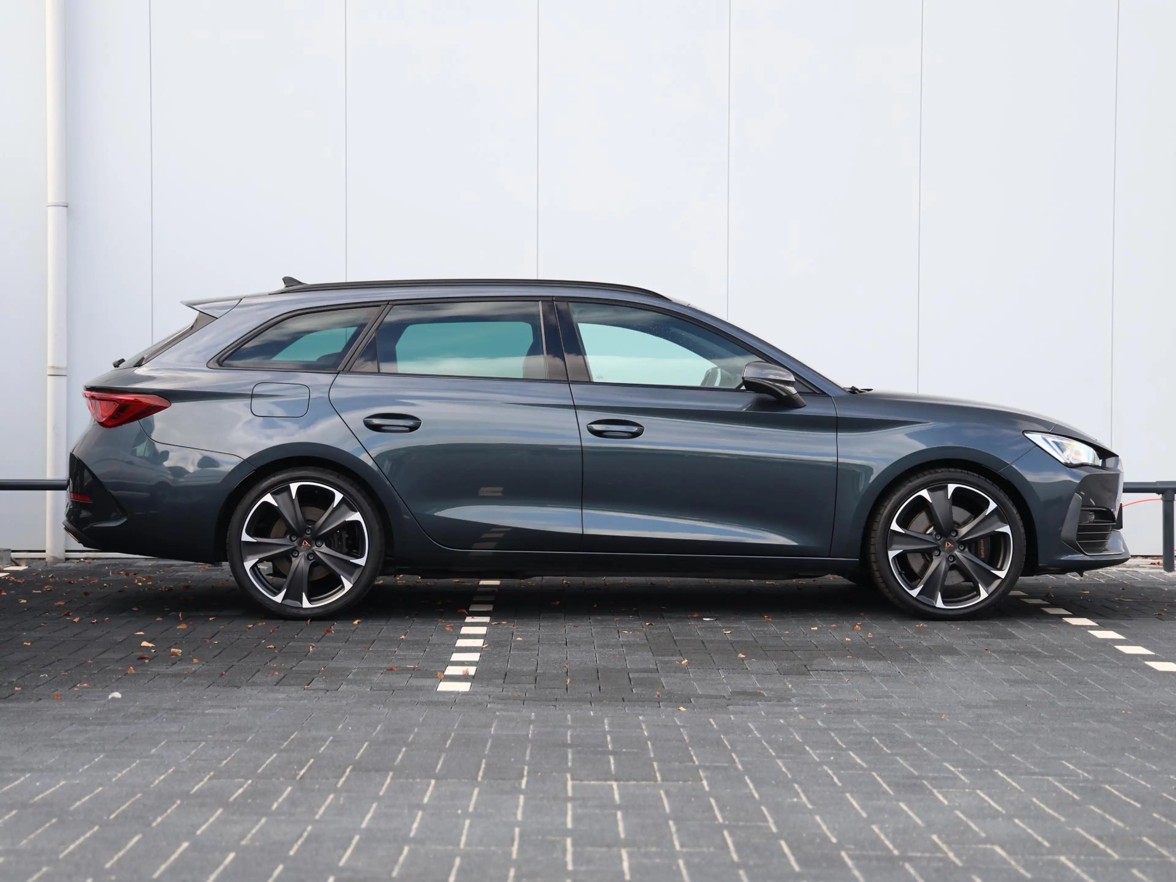 CUPRA Leon Sportstourer 1.4 e-Hybrid VZ Business 245 pk | Dyn — photo 2