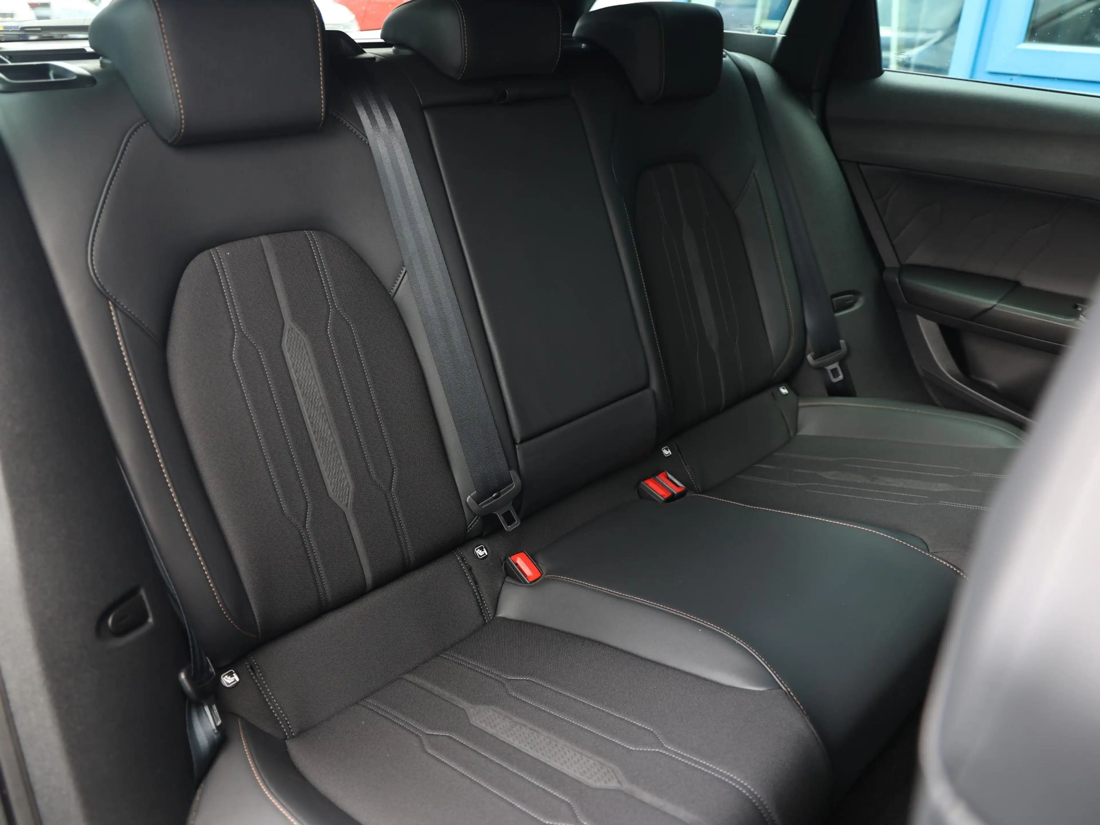 CUPRA Leon Sportstourer 1.4 e-Hybrid VZ Business 245 pk | Dyn — photo 9