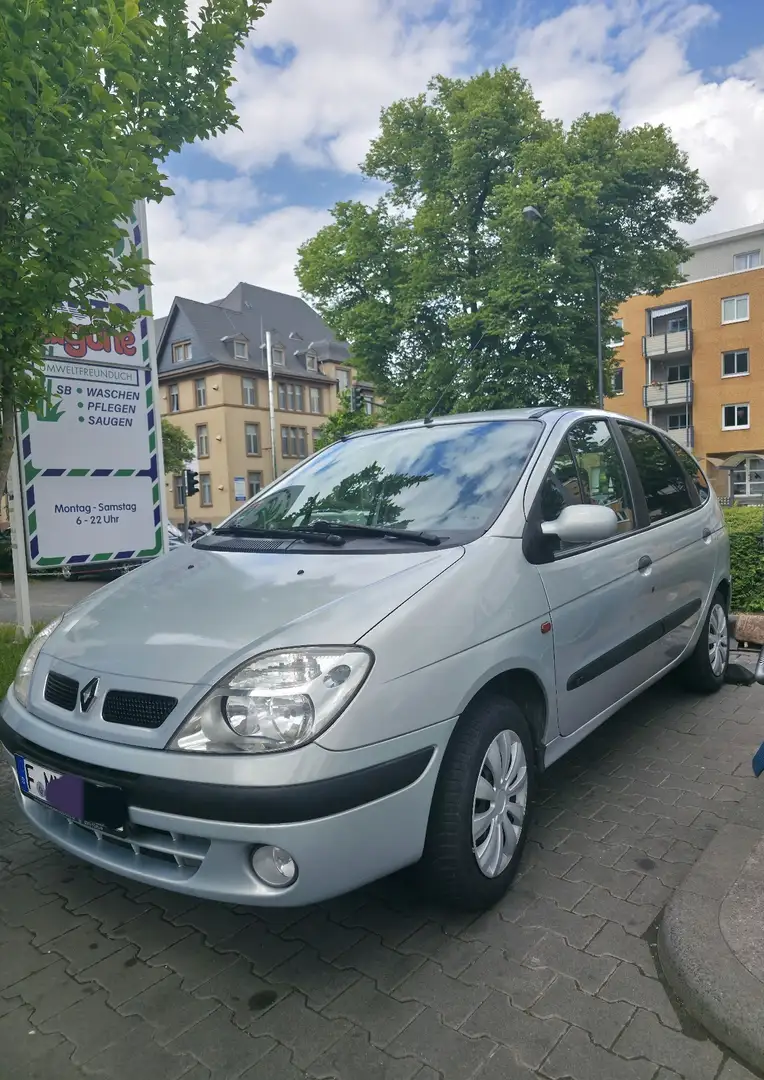 Renault Scenic 1.6 16V RT - 1