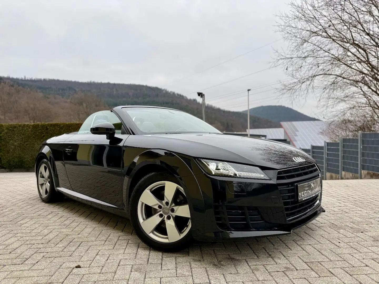 Audi TT Roadster 2.0 TDI ultra Virtual-Navi-B&O-LED Schwarz - 1