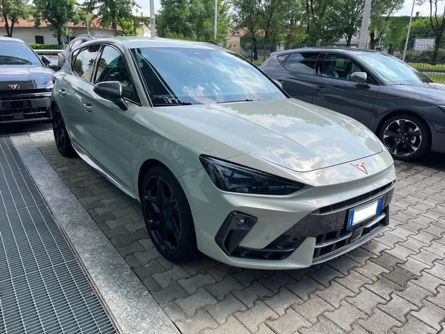CUPRA Leon 1.5 Hybrid 150 CV DSG KM0 PRONTA CONSEGNA siva - 1