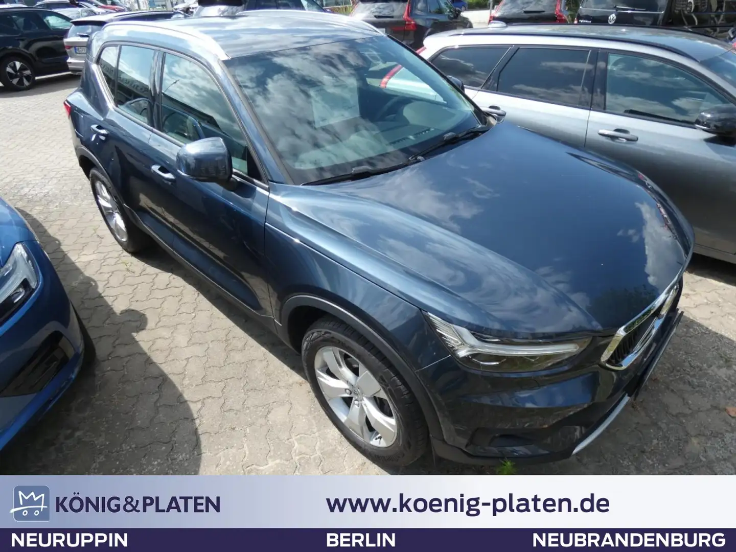 Volvo XC40 D3 2WD Momentum Pro (EURO 6d-TEMP) Klima Navi Blau - 1
