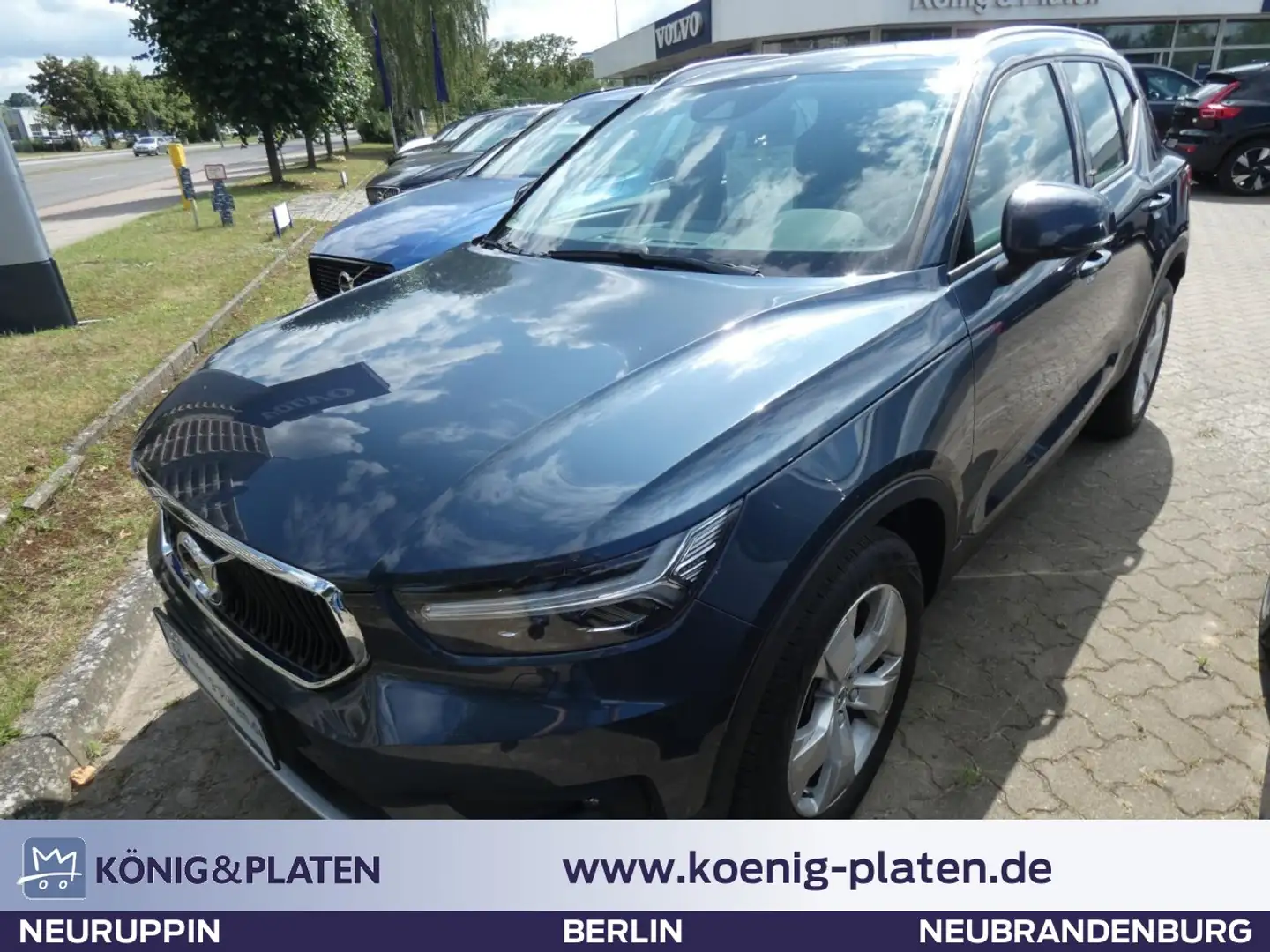 Volvo XC40 D3 2WD Momentum Pro (EURO 6d-TEMP) Klima Navi Blau - 1