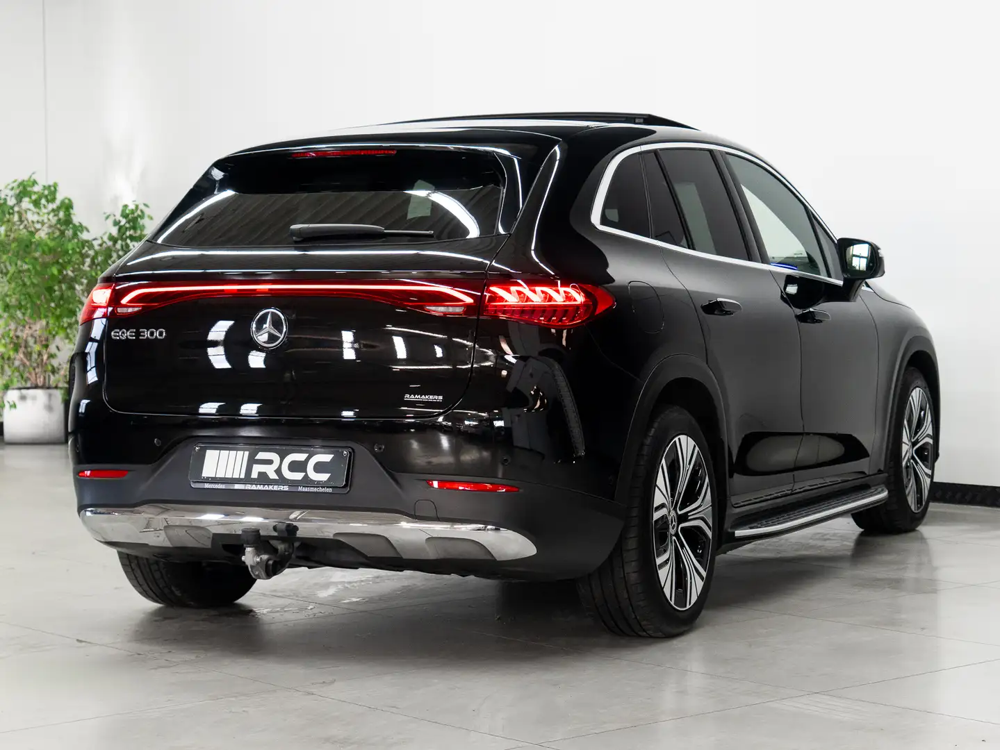 Mercedes-Benz EQE SUV 300 HYPERSCREEN Airmatic Achterassturing Massage Noir - 2