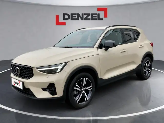 Volvo XC40 Plus, B3 Mild Hybrid, Benzin, Dark