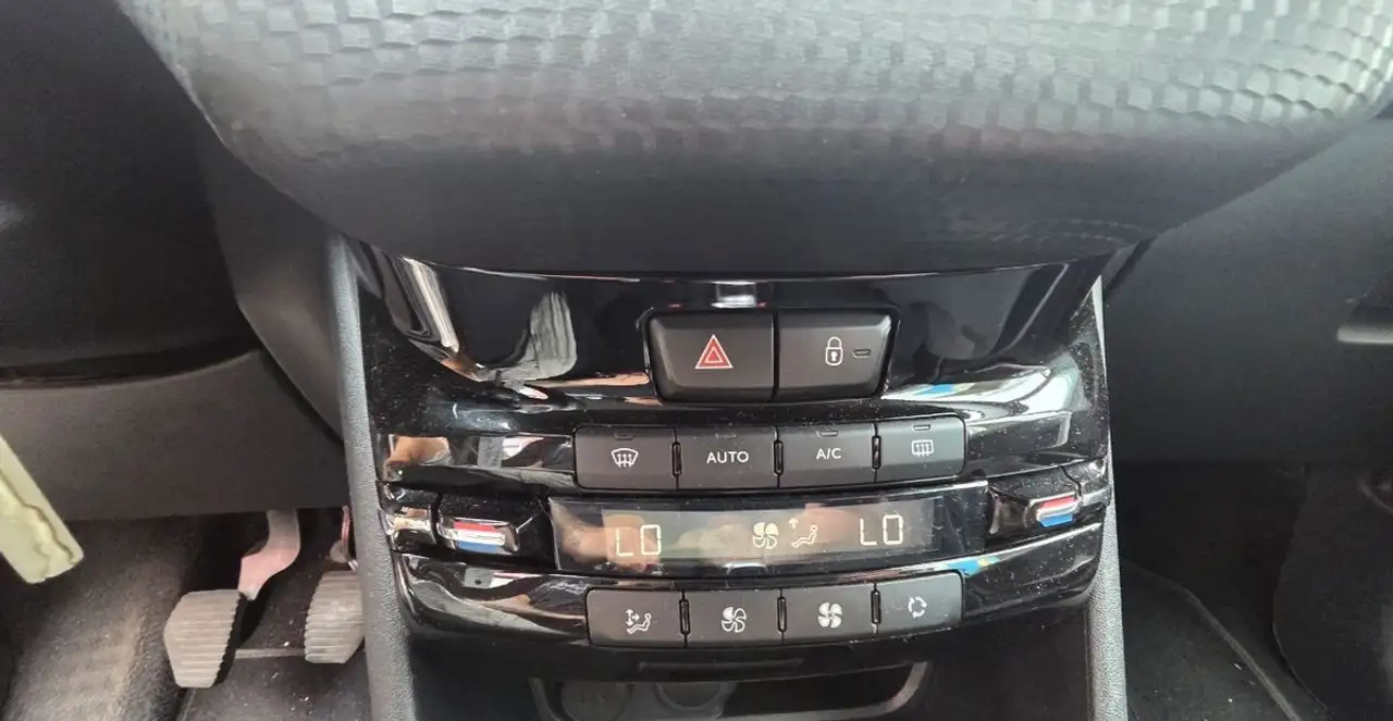 Peugeot 2008 2008 — photo 8