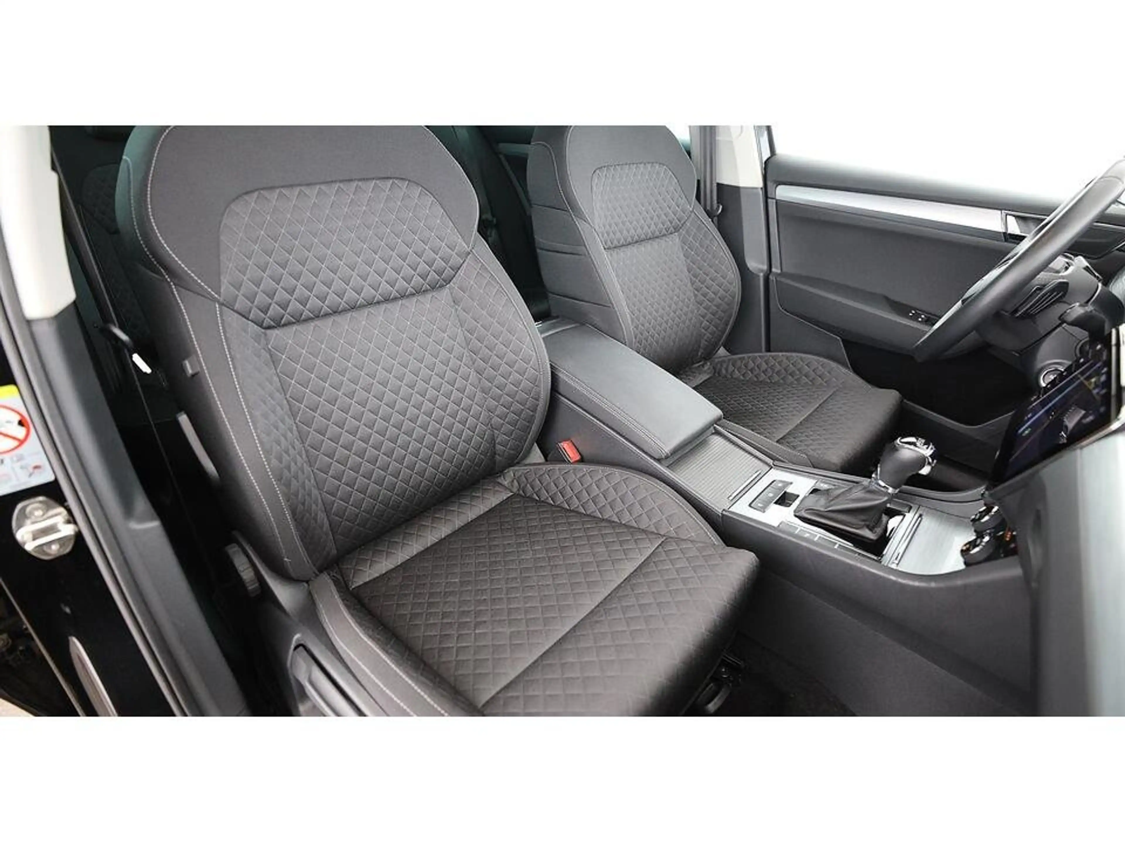 Skoda Superb Combi 2.0 TDI Ambition Aut LED AHK RADAR — photo 14