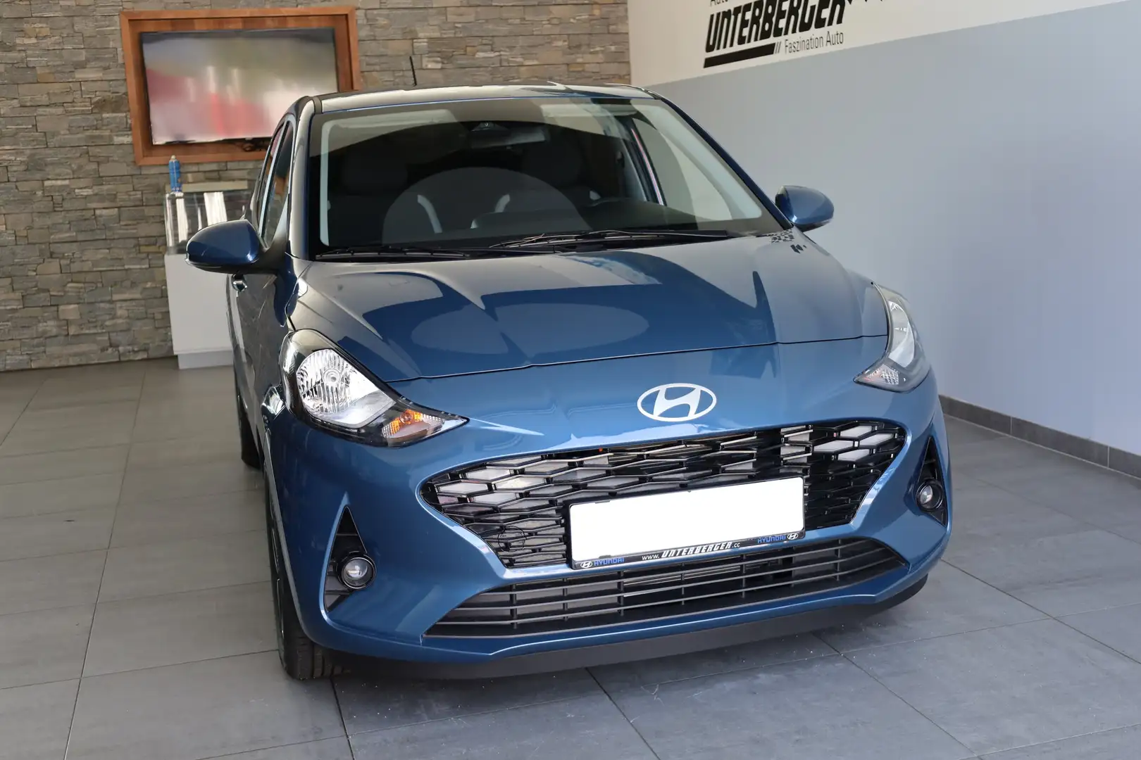 Hyundai i10 GO Plus 1,0 MT Blau - 2