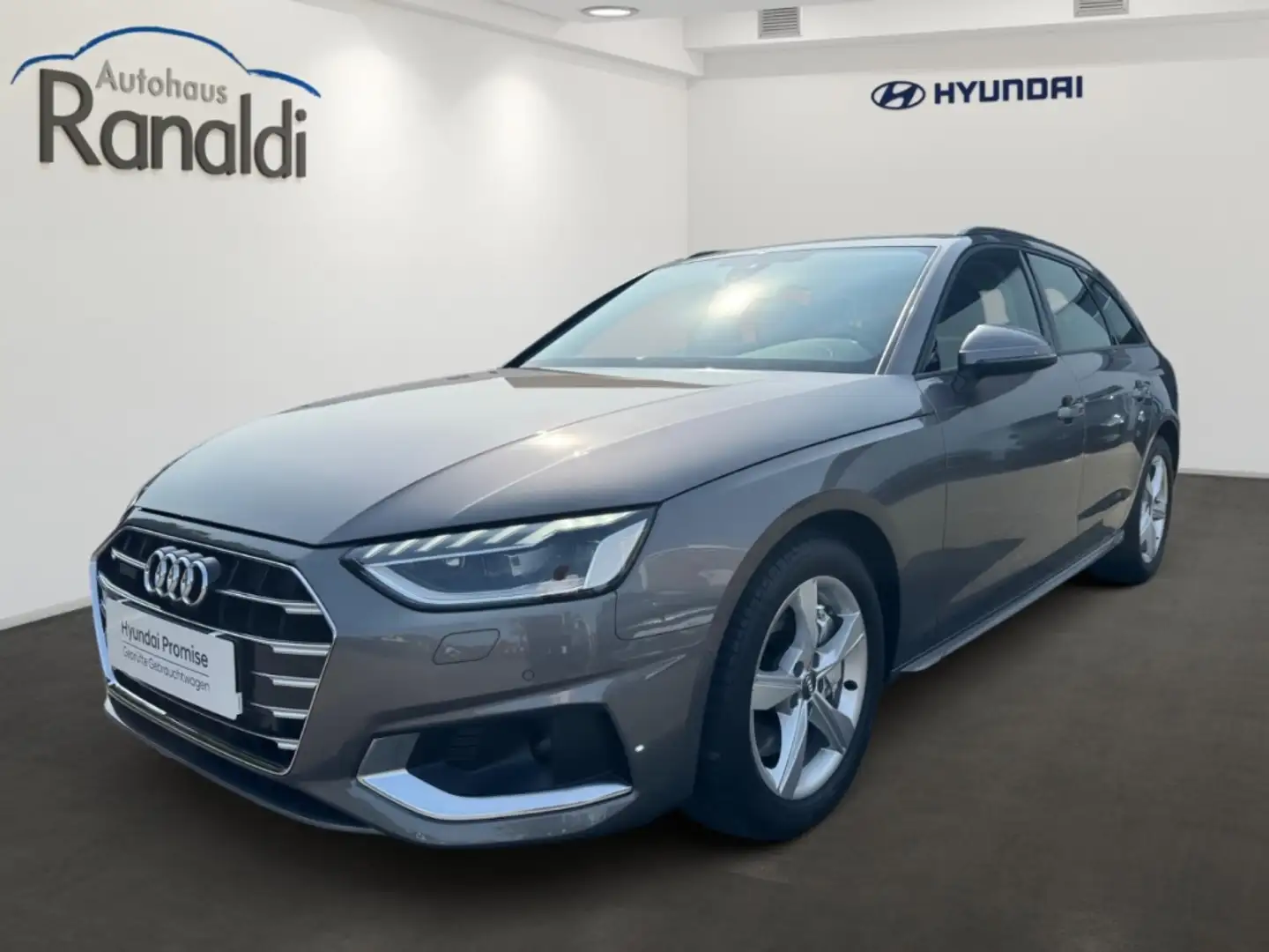 Audi A4 Avant 45 TFSI quattro advanced 2.0++Standheizung++ Grau - 1