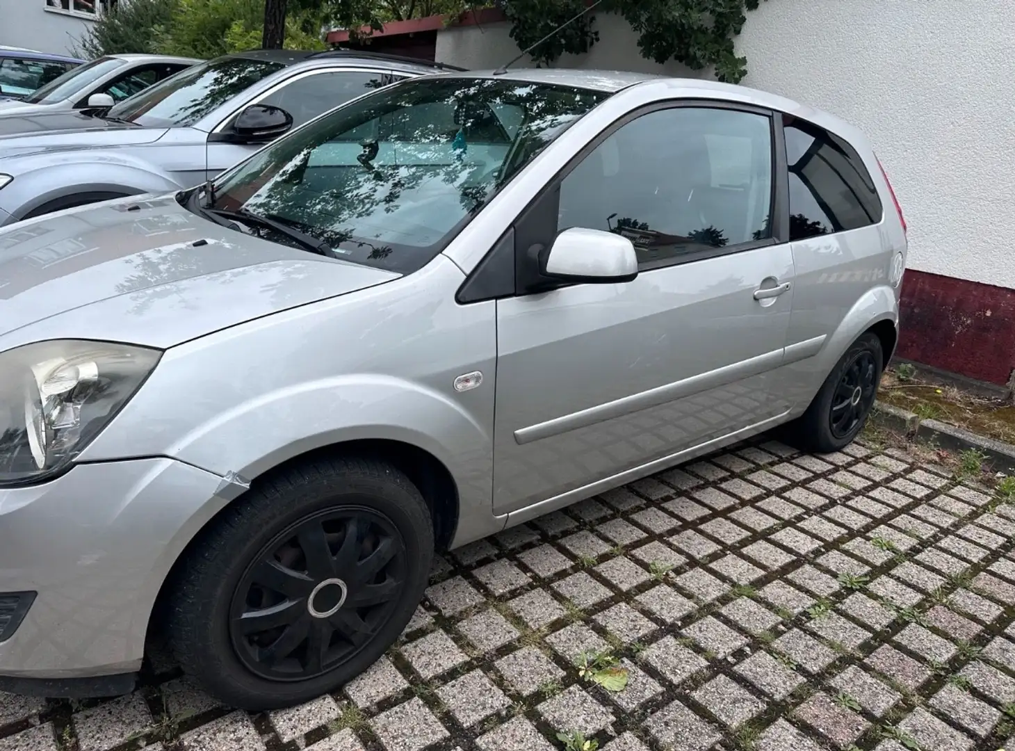 Ford Fiesta Fiesta 1.3 Fun X Silber - 1