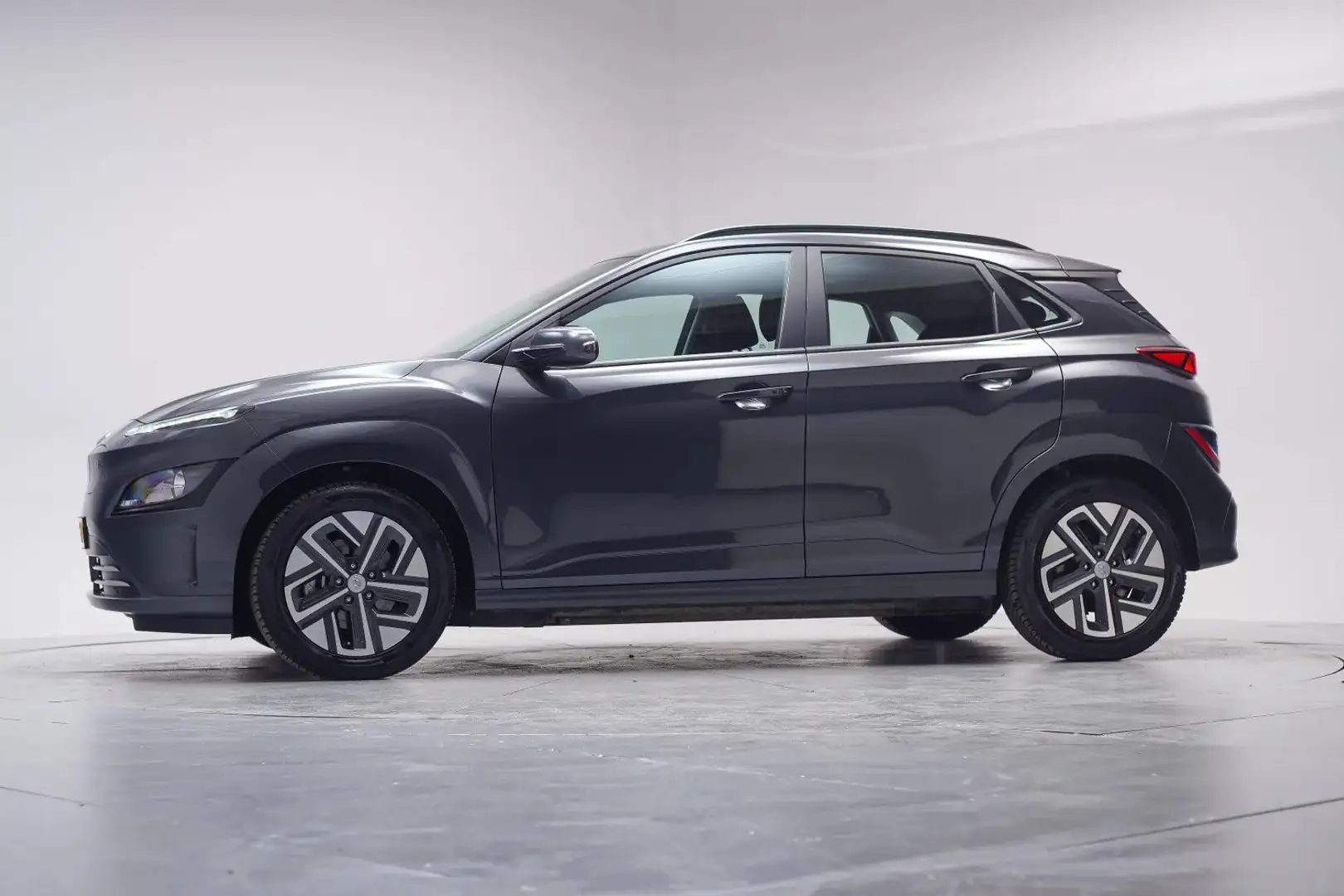 Hyundai KONA EV Comfort 64 kWh 3 fase [ Adapt.cruise Trekhaak C Grau - 2