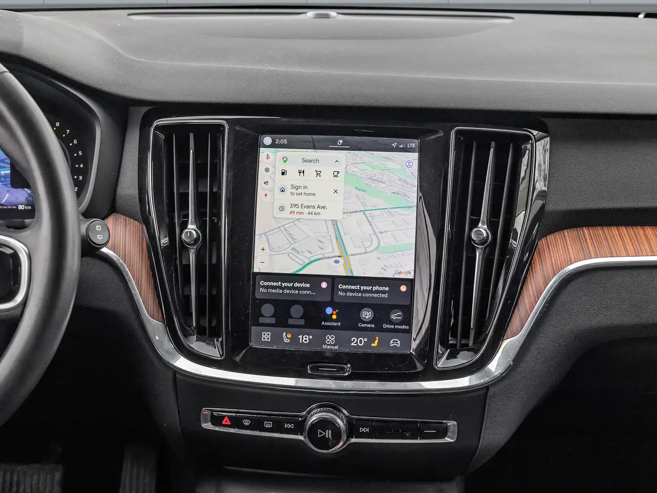 Volvo V60 Cross Country снимка Volvo V60 Cross Country