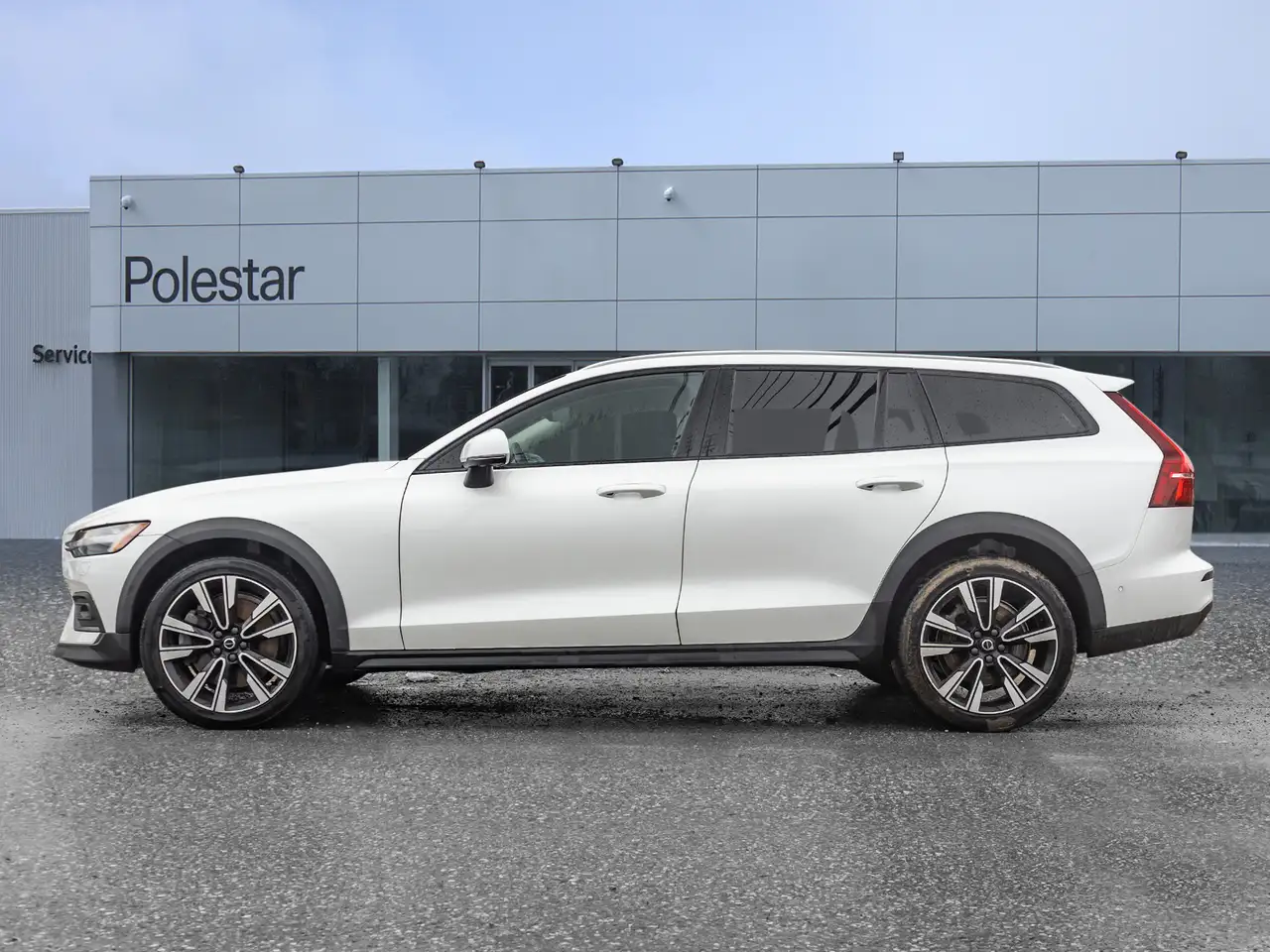 Volvo V60 Cross Country снимка Volvo V60 Cross Country