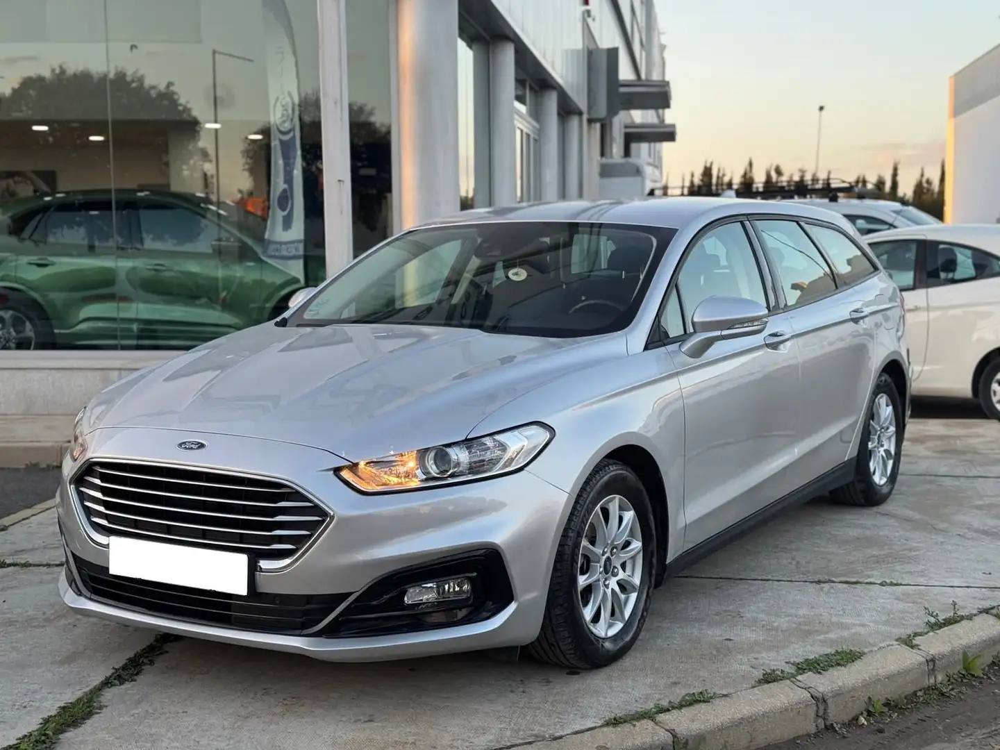 Ford Mondeo 2.0TDCI Trend 150 Zilver - 1