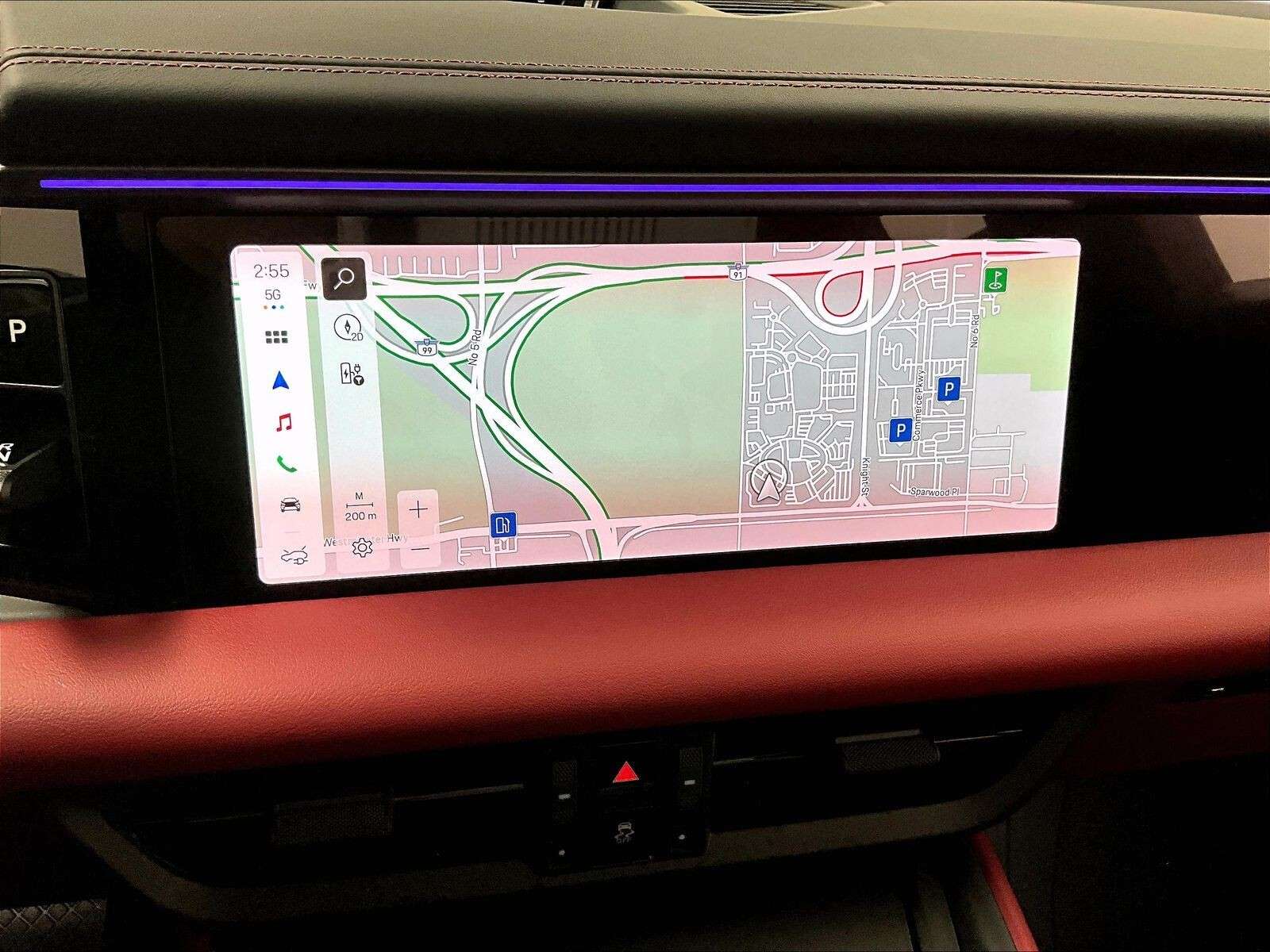 2026 Porsche Macan 4 Electric thumb 23
