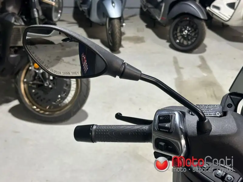 Piaggio MP3 300 - foto 4