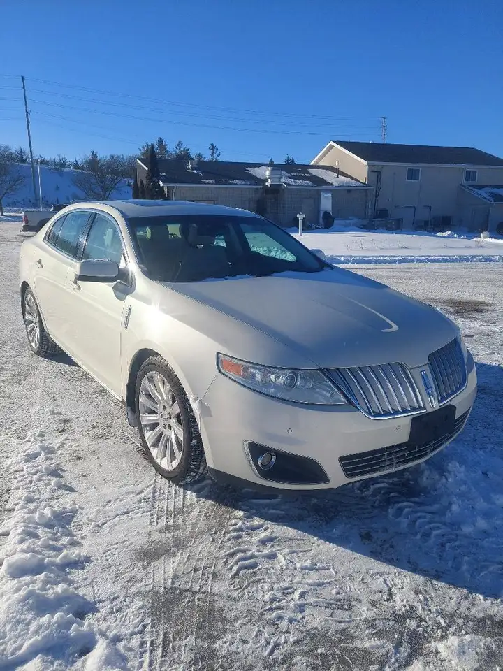 Lincoln MKS photo Lincoln MKS