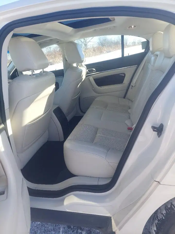 Lincoln MKS photo Lincoln MKS
