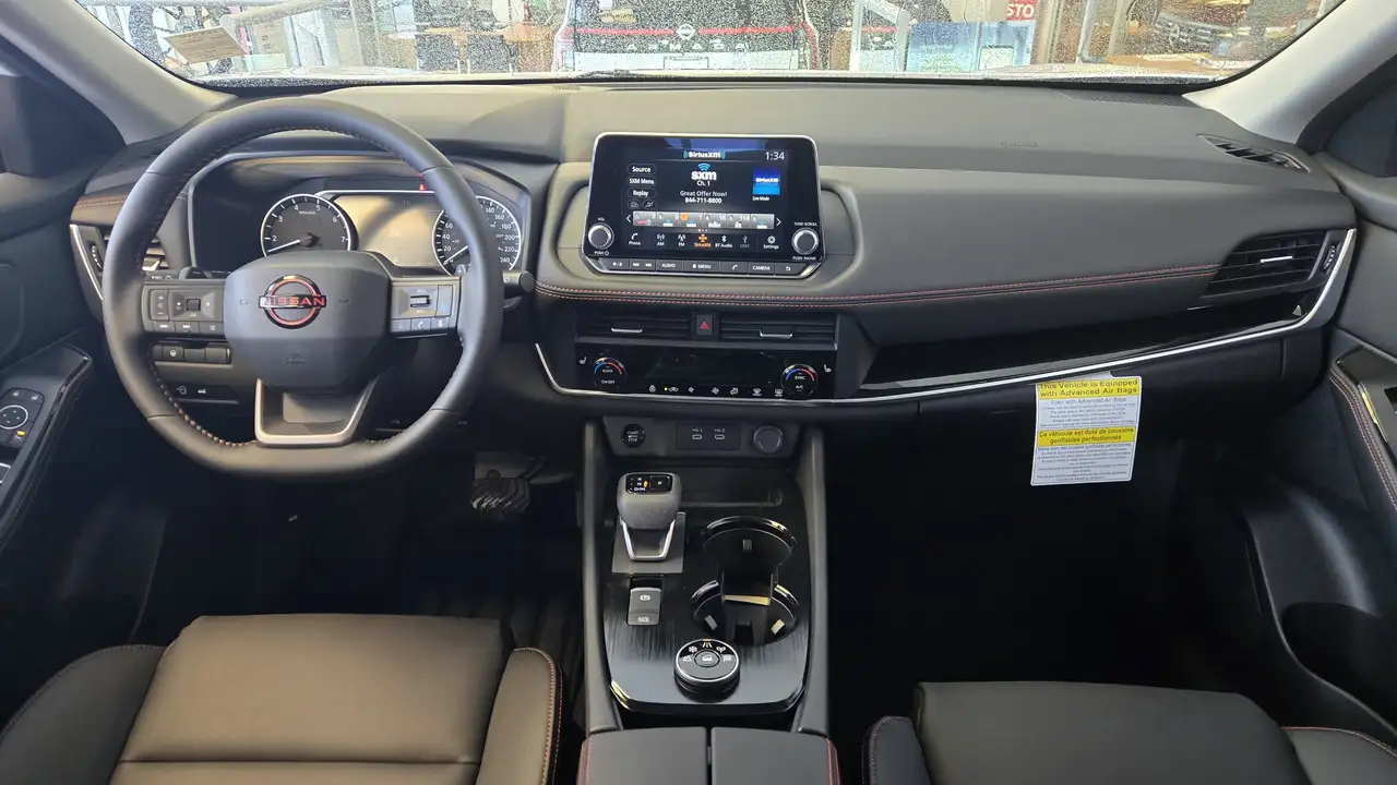 Nissan Rogue снимка Nissan Rogue