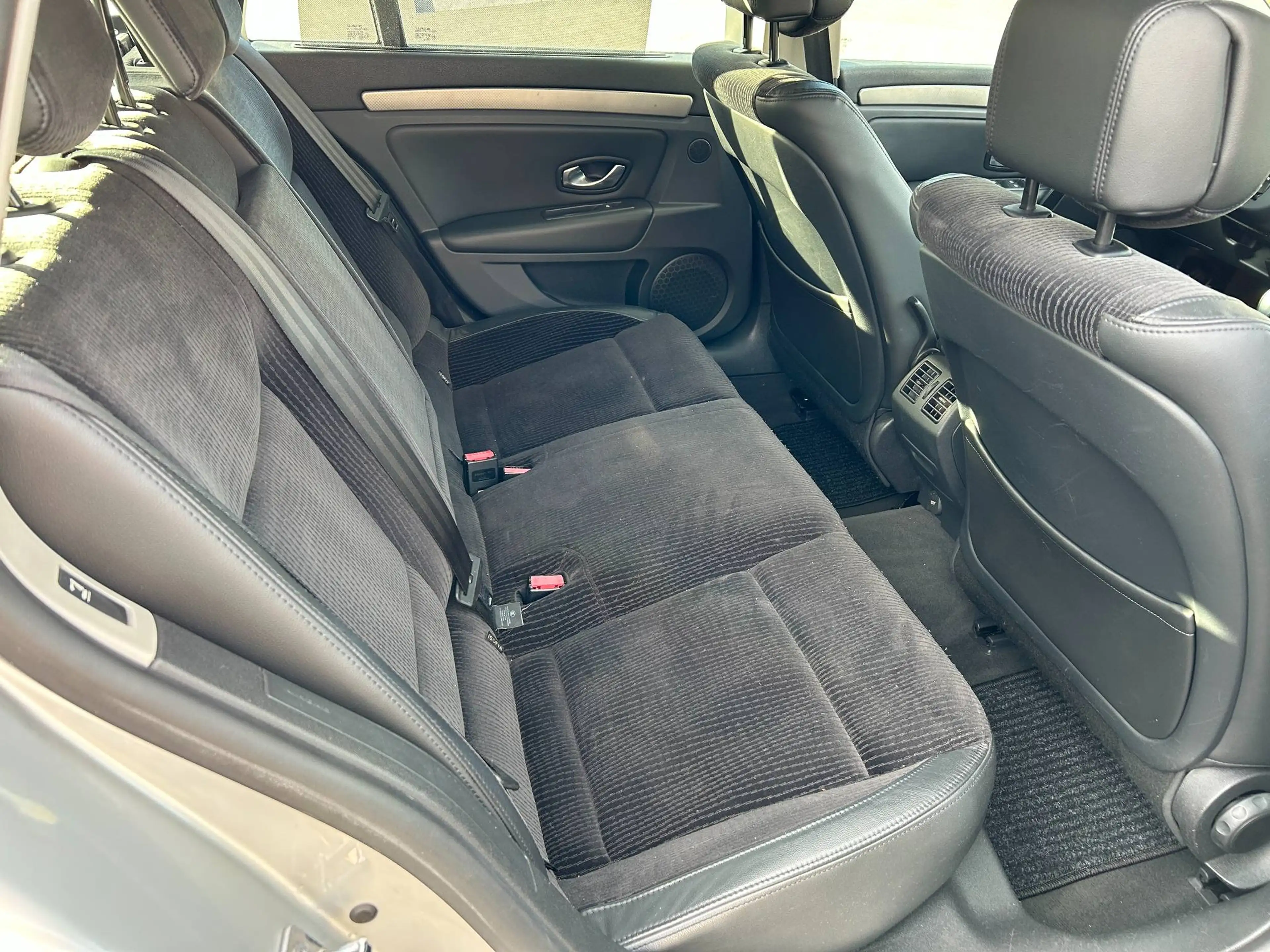 Renault Laguna Laguna Grandtour Grandtour 2.0 16V 140 Dynamique — photo 8
