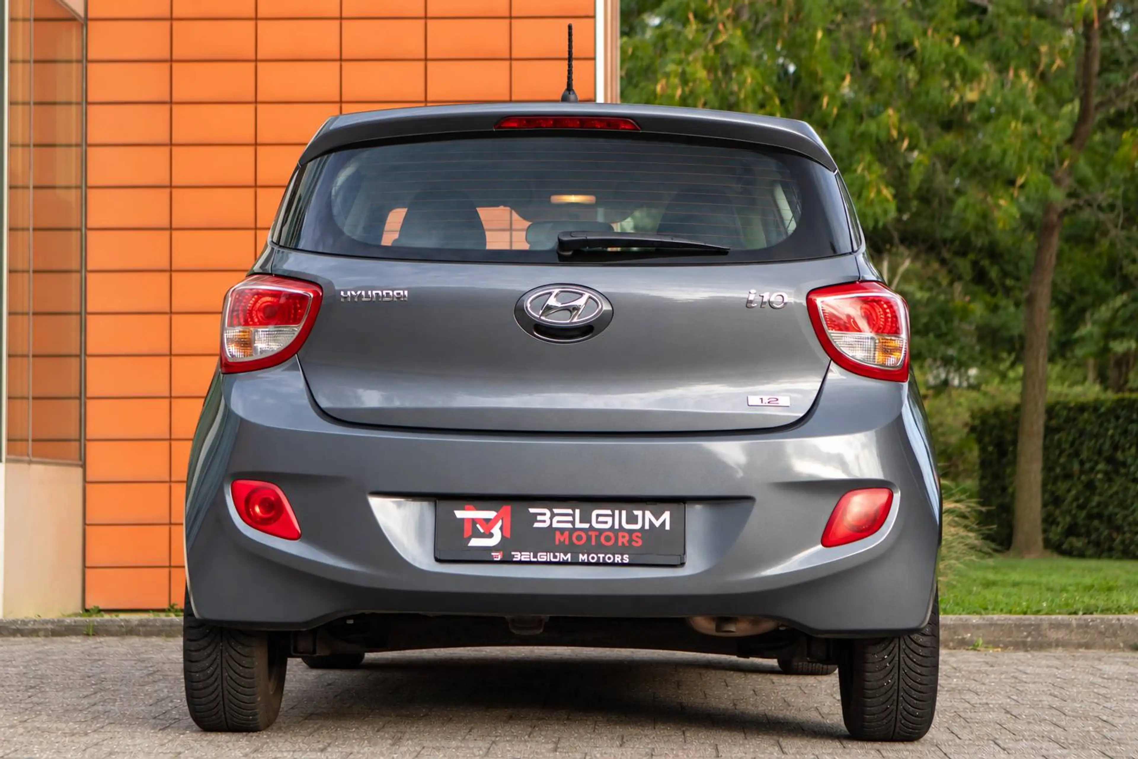 Hyundai i10 - 1.2i Joy - Heated Seats - Clim - Cruise Control — photo 4