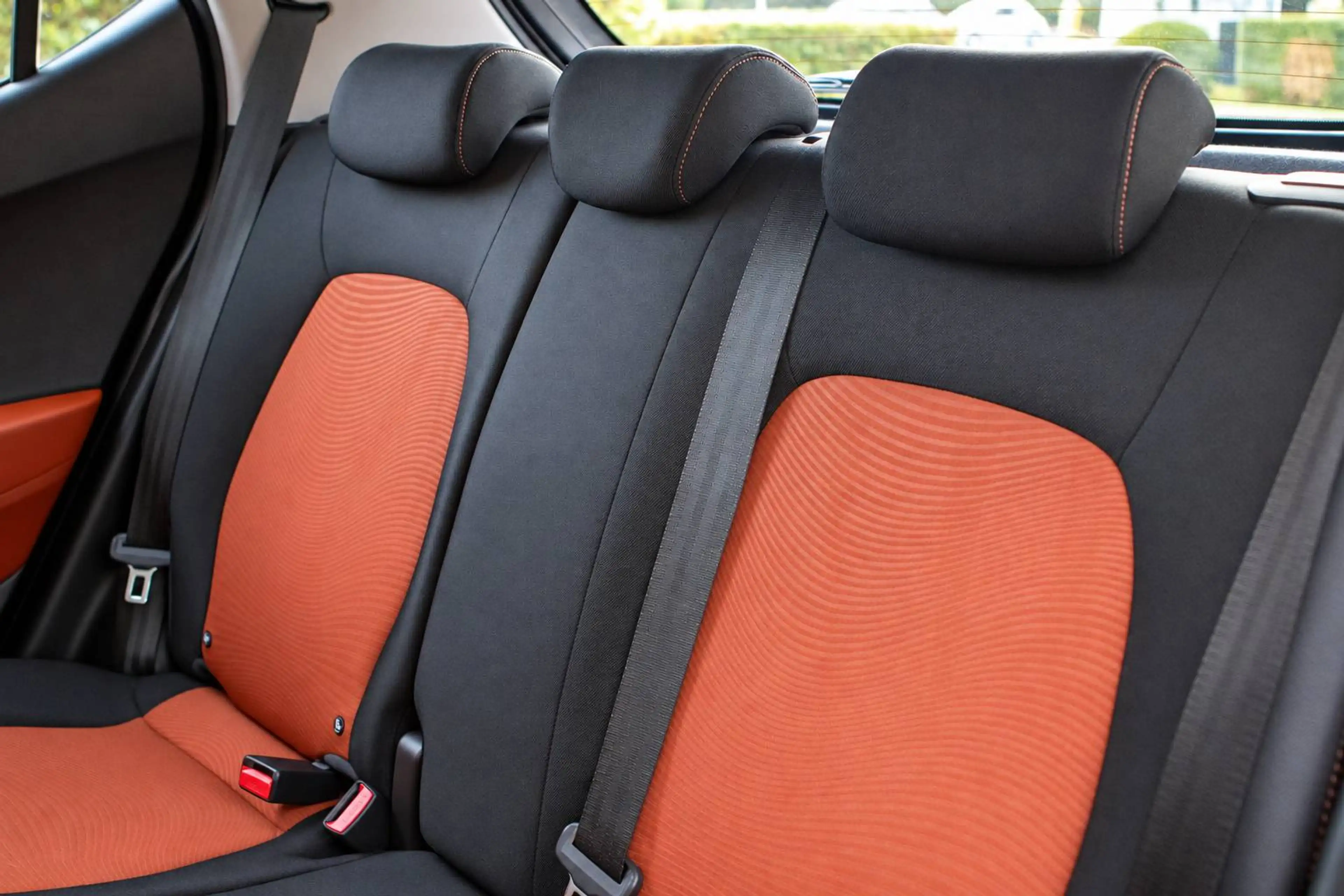 Hyundai i10 - 1.2i Joy - Heated Seats - Clim - Cruise Control — photo 14