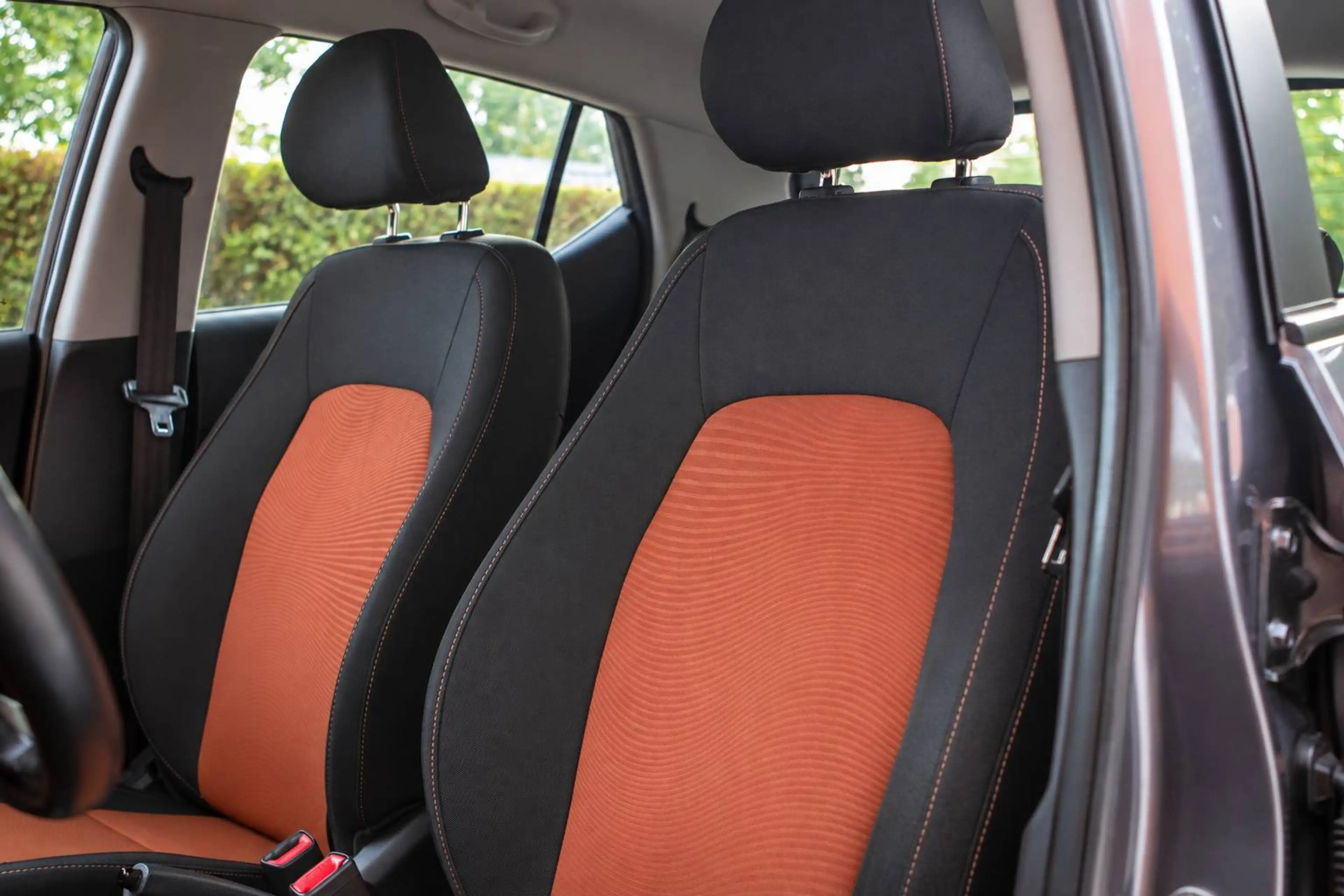 Hyundai i10 - 1.2i Joy - Heated Seats - Clim - Cruise Control — photo 13