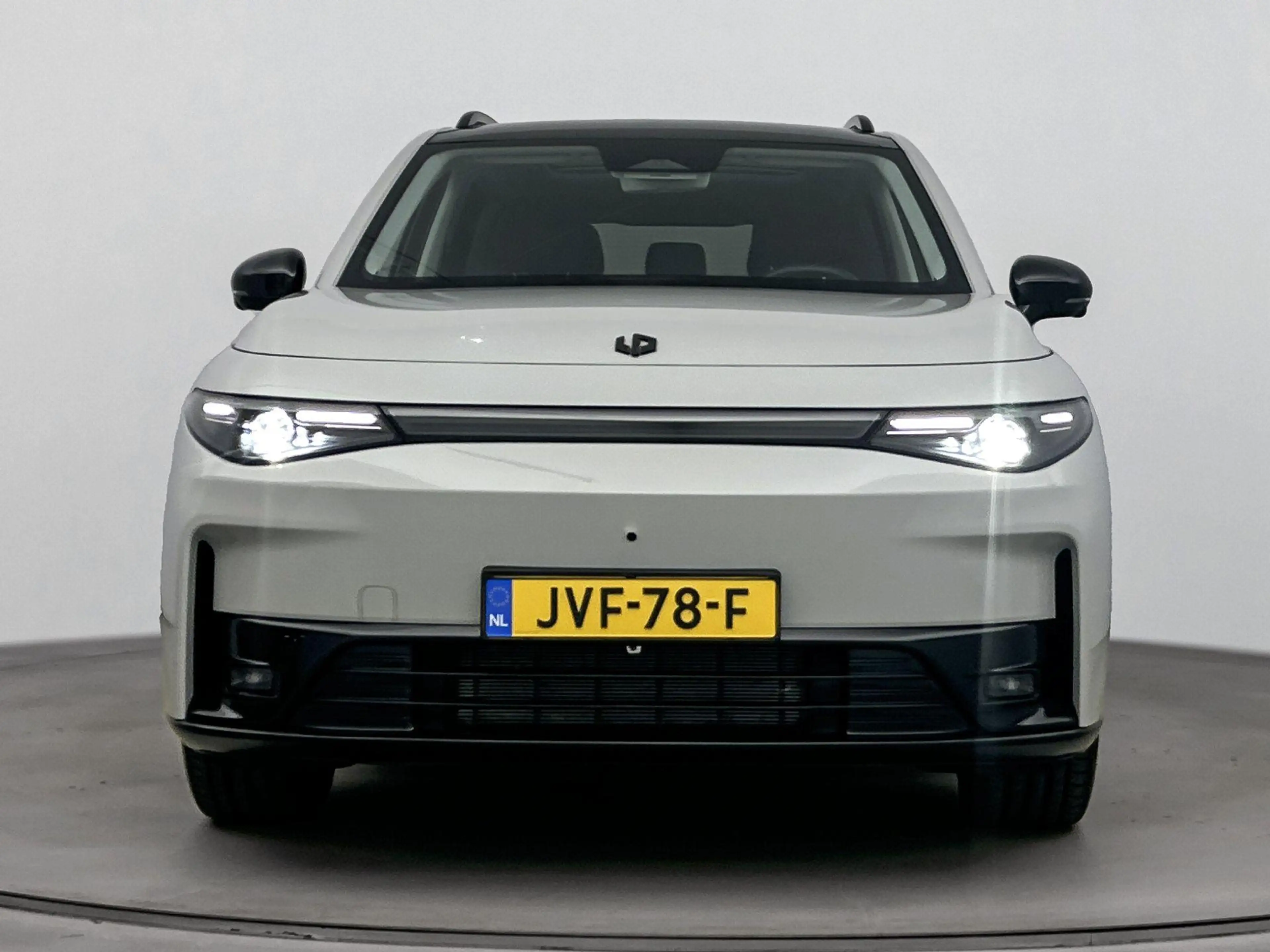 Leapmotor C10 215pk Plug-In 28.4 kWh Design | 974km WLPT Gecombi — photo 13