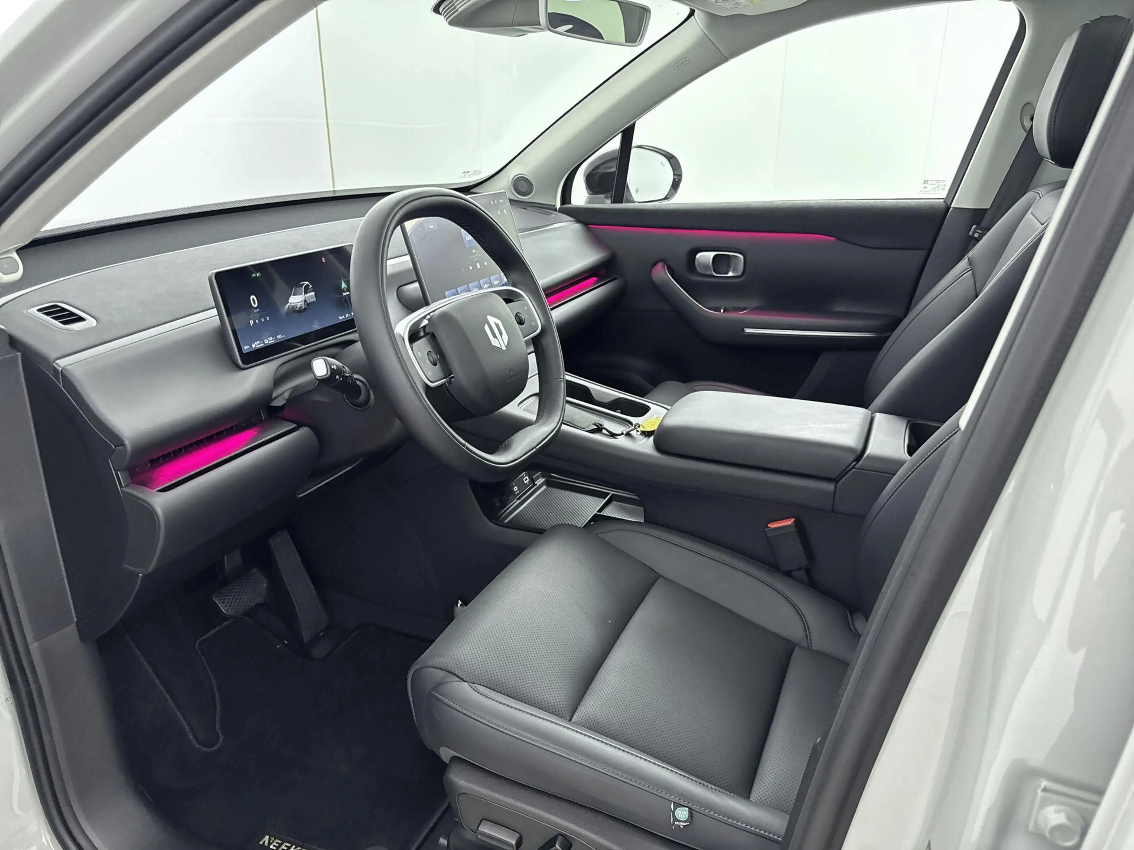 Leapmotor C10 215pk Plug-In 28.4 kWh Design | 974km WLPT Gecombi — photo 5