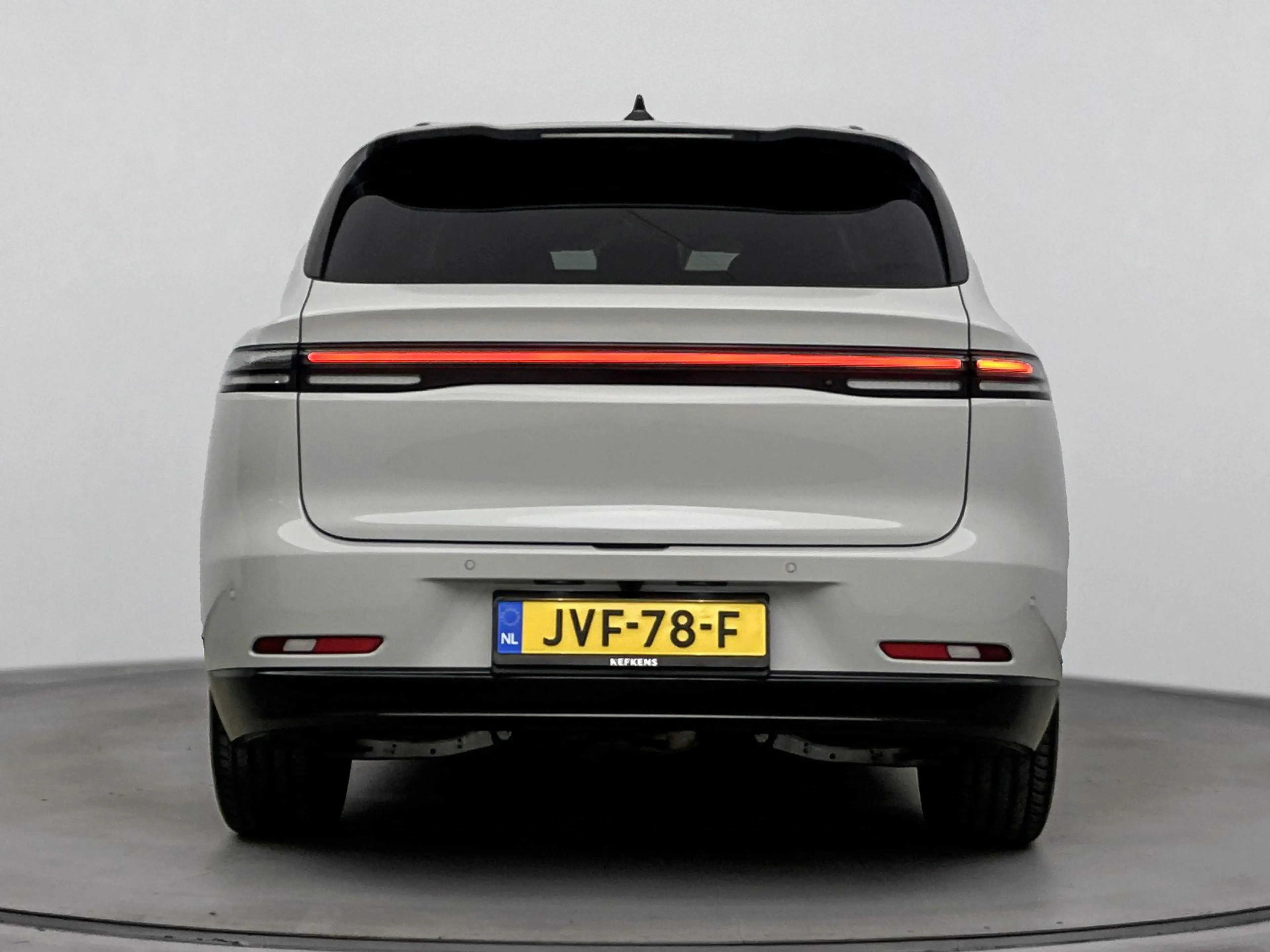 Leapmotor C10 215pk Plug-In 28.4 kWh Design | 974km WLPT Gecombi — photo 3