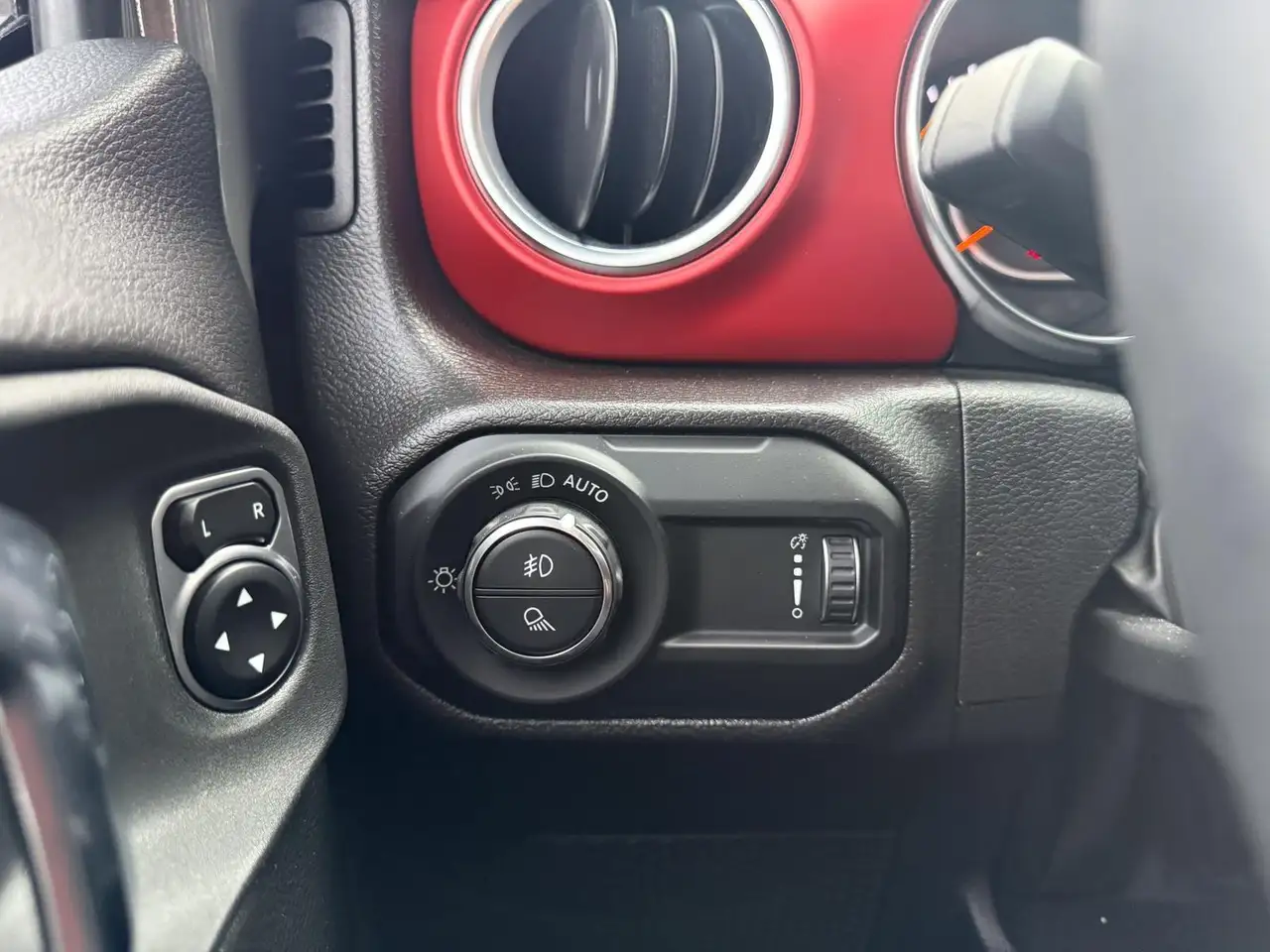 Jeep Gladiator photo Jeep Gladiator