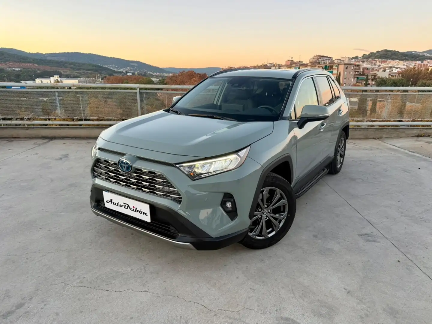 Toyota RAV 4 2.5 hybrid 2WD Advance Gris - 2