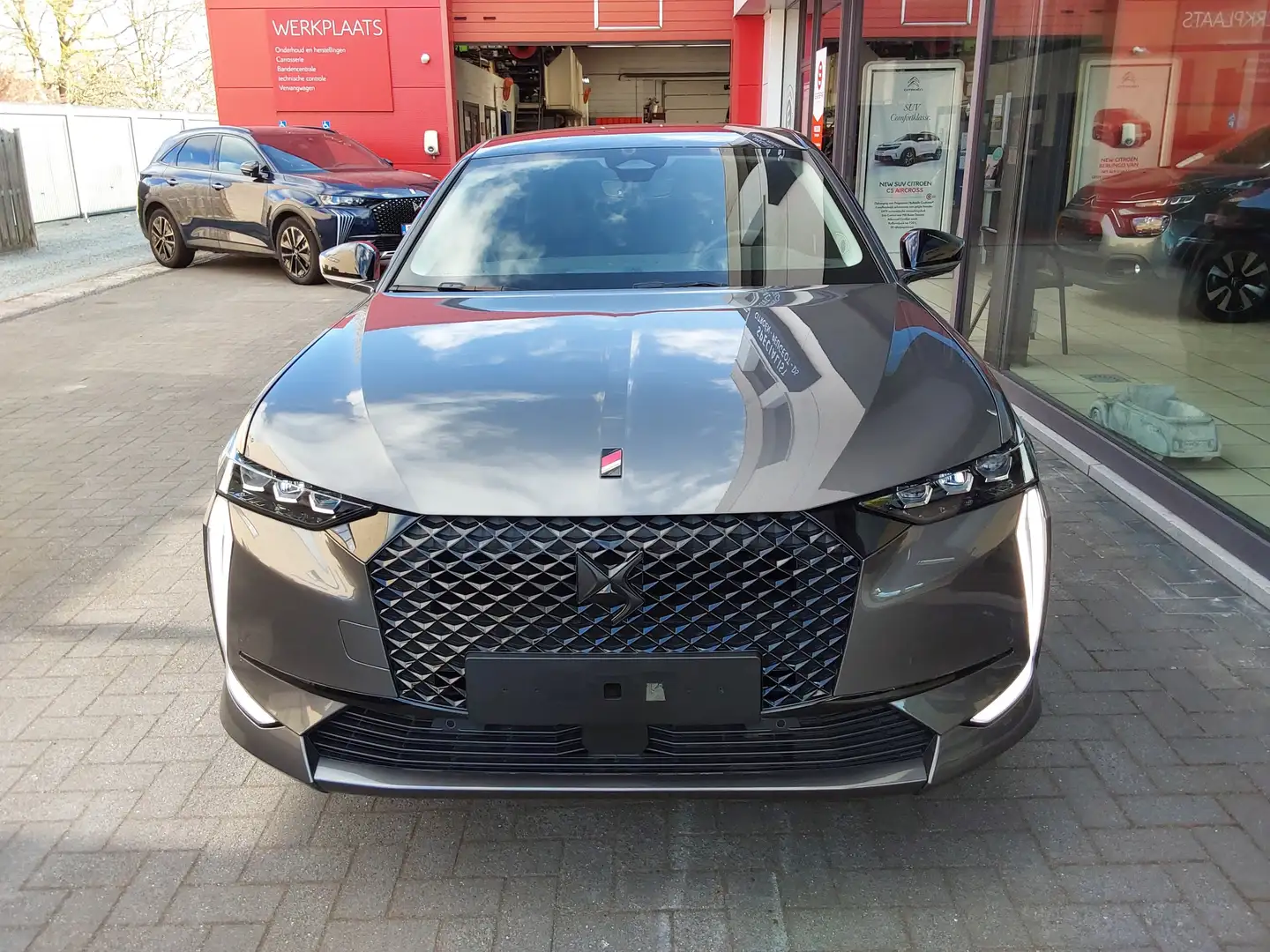 DS Automobiles DS 4 1.2 PureTech Performance Line + (EU6.4) Grijs - 1