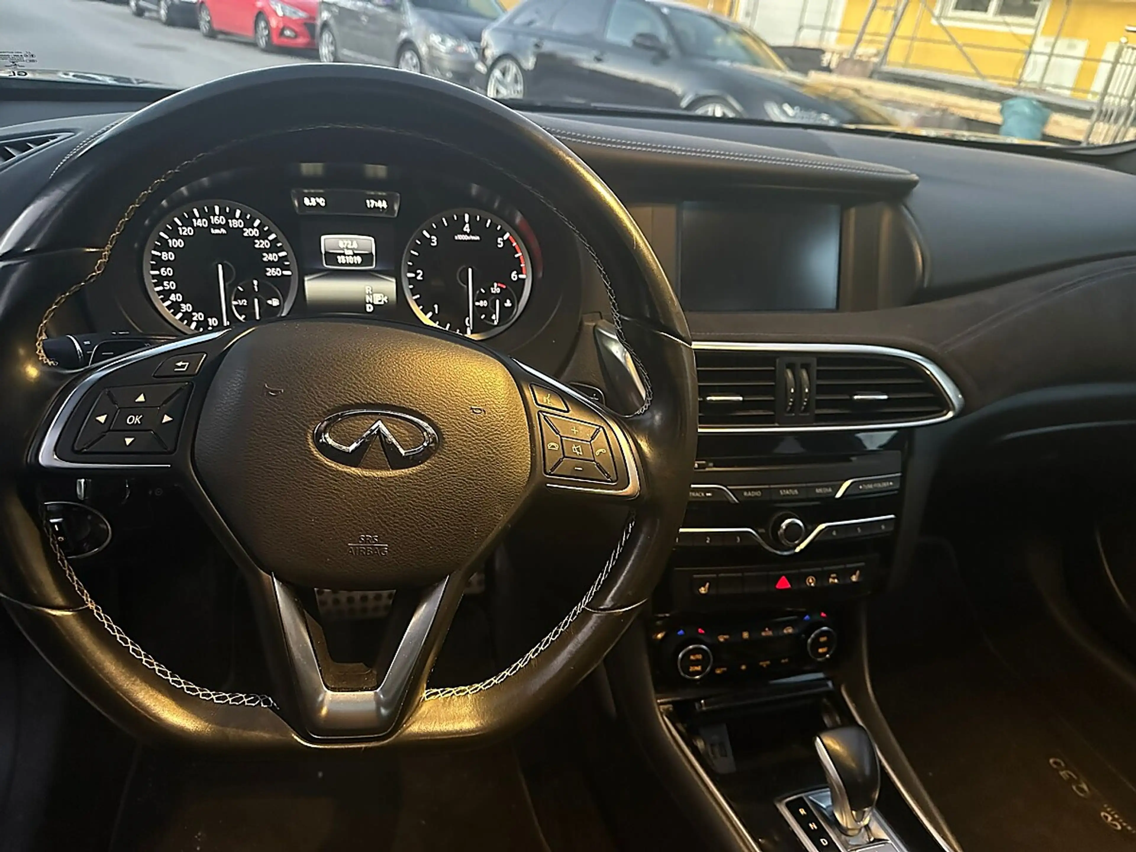 Infiniti Q30 2,2d DCT AWD Premium*Automatik* — photo 7