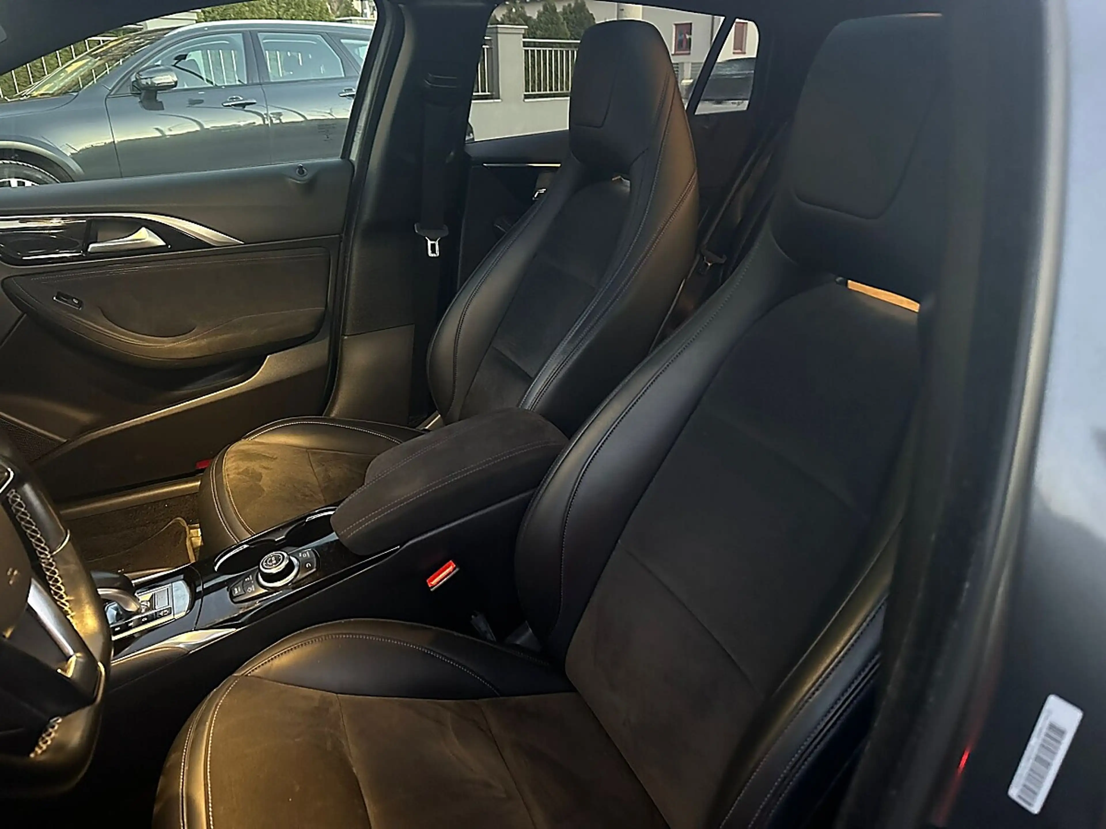 Infiniti Q30 2,2d DCT AWD Premium*Automatik* — photo 8