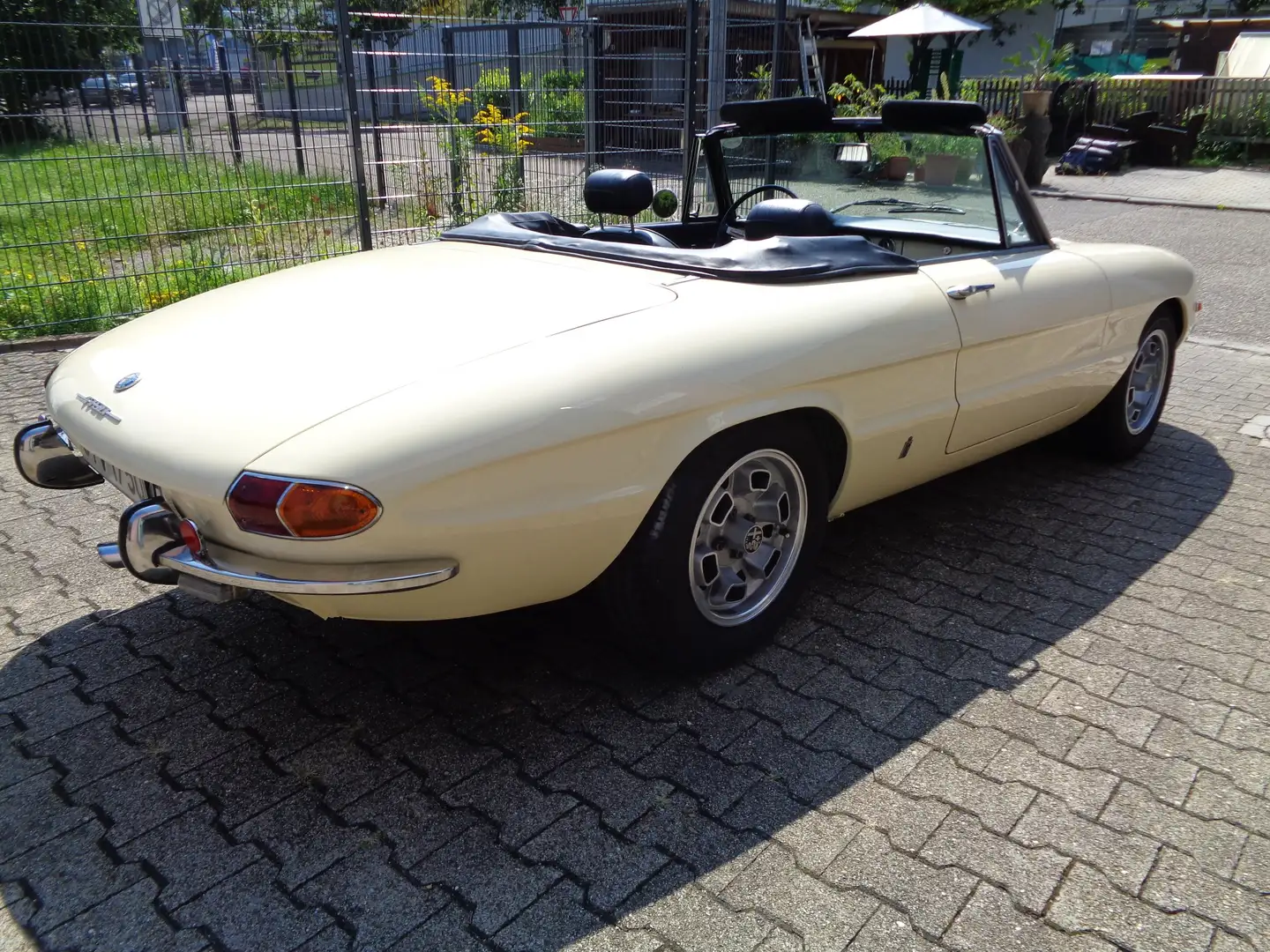Alfa Romeo Spider 1750 Rundheck, Motor 8Tkm, einmaliger Sammlerzust Beige - 1