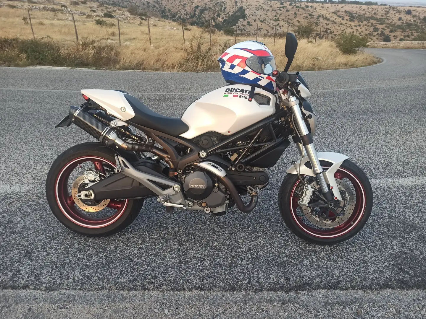 Ducati Monster 696 Plus + Depo A2 Fehér - 1