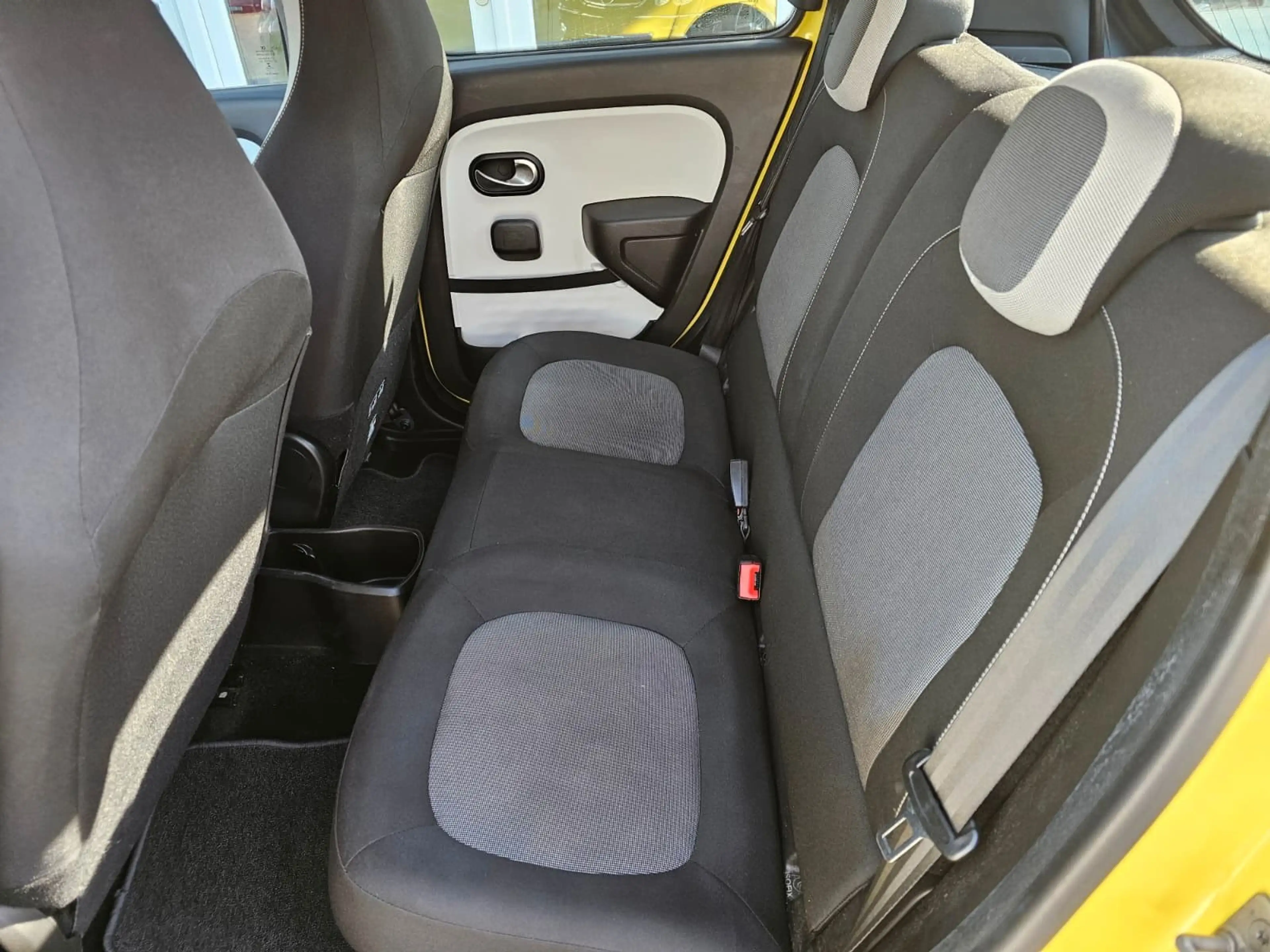 Renault Twingo Luxe Cabrio Kamera PDC Temp SHZ — photo 12