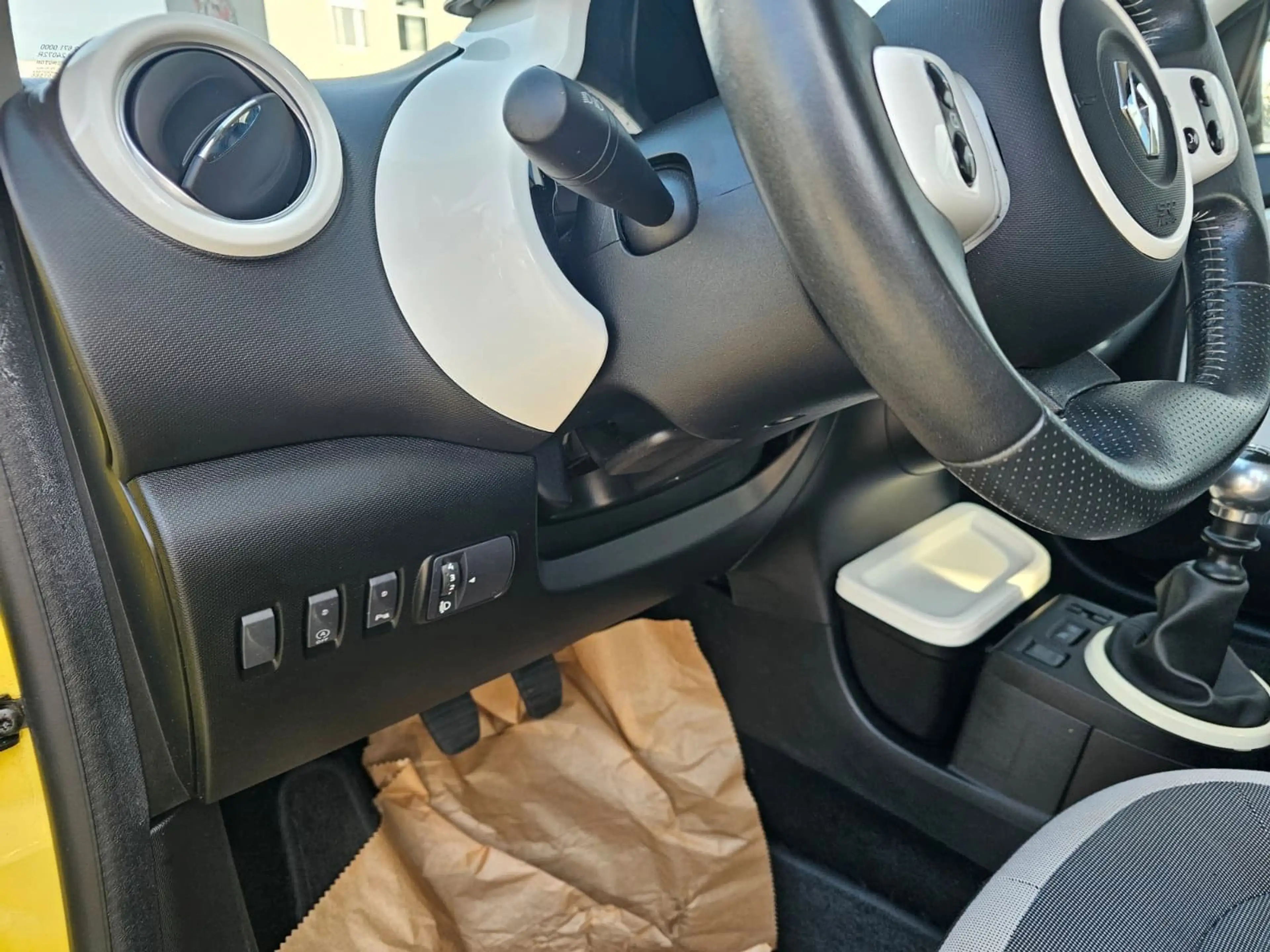 Renault Twingo Luxe Cabrio Kamera PDC Temp SHZ — photo 10